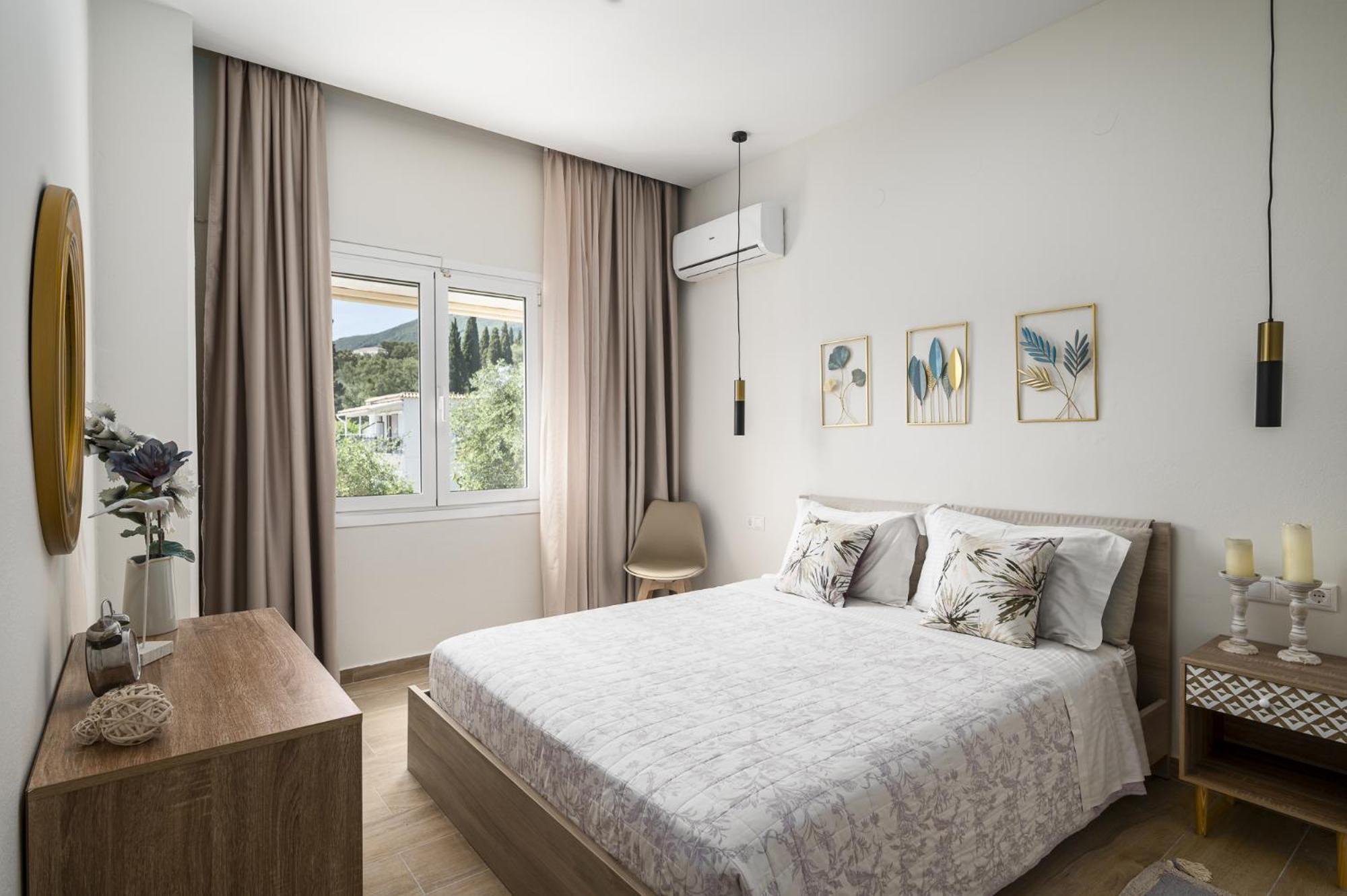 Pool Apartments, Elena & Maria By Konnect Ipsos