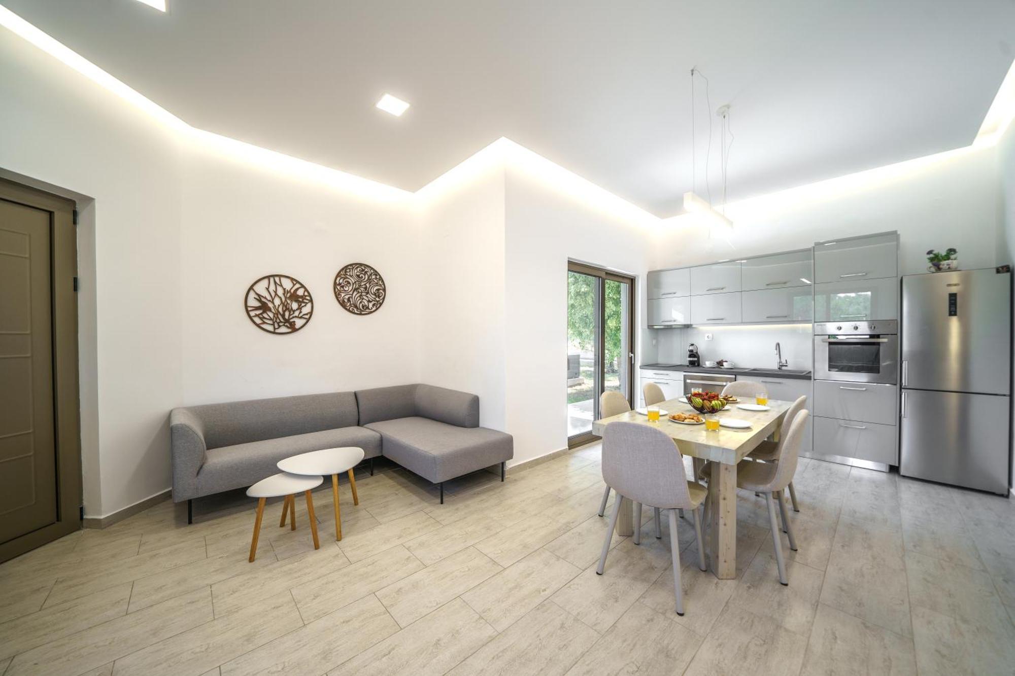 Villa Marian With Private Swimming Pool & Jacuzzi *