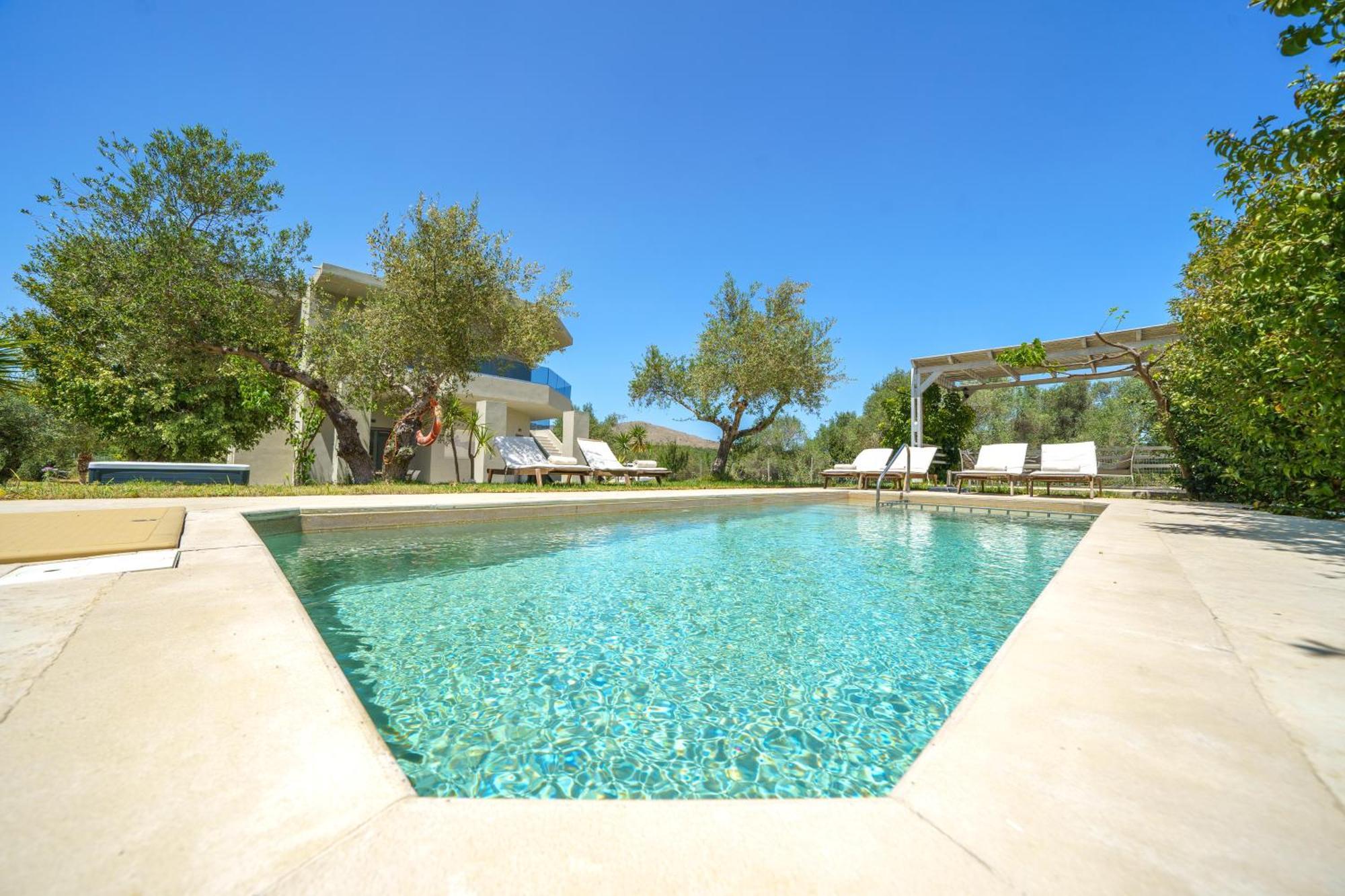 Marian With Private Swimming Pool & Jacuzzi Villa Georgioupoli