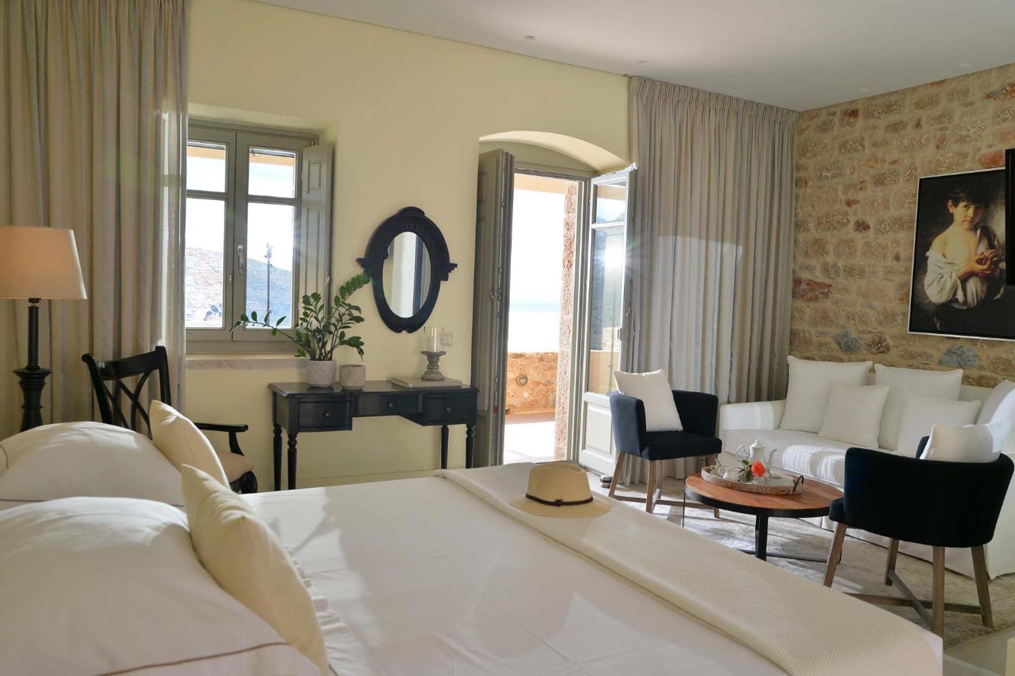 Hotel Akrolithi Boutique & 3*