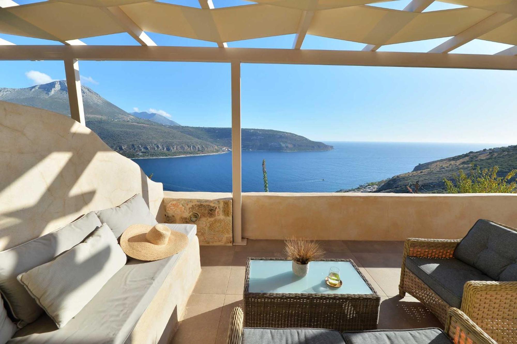 Akrolithi Boutique &
