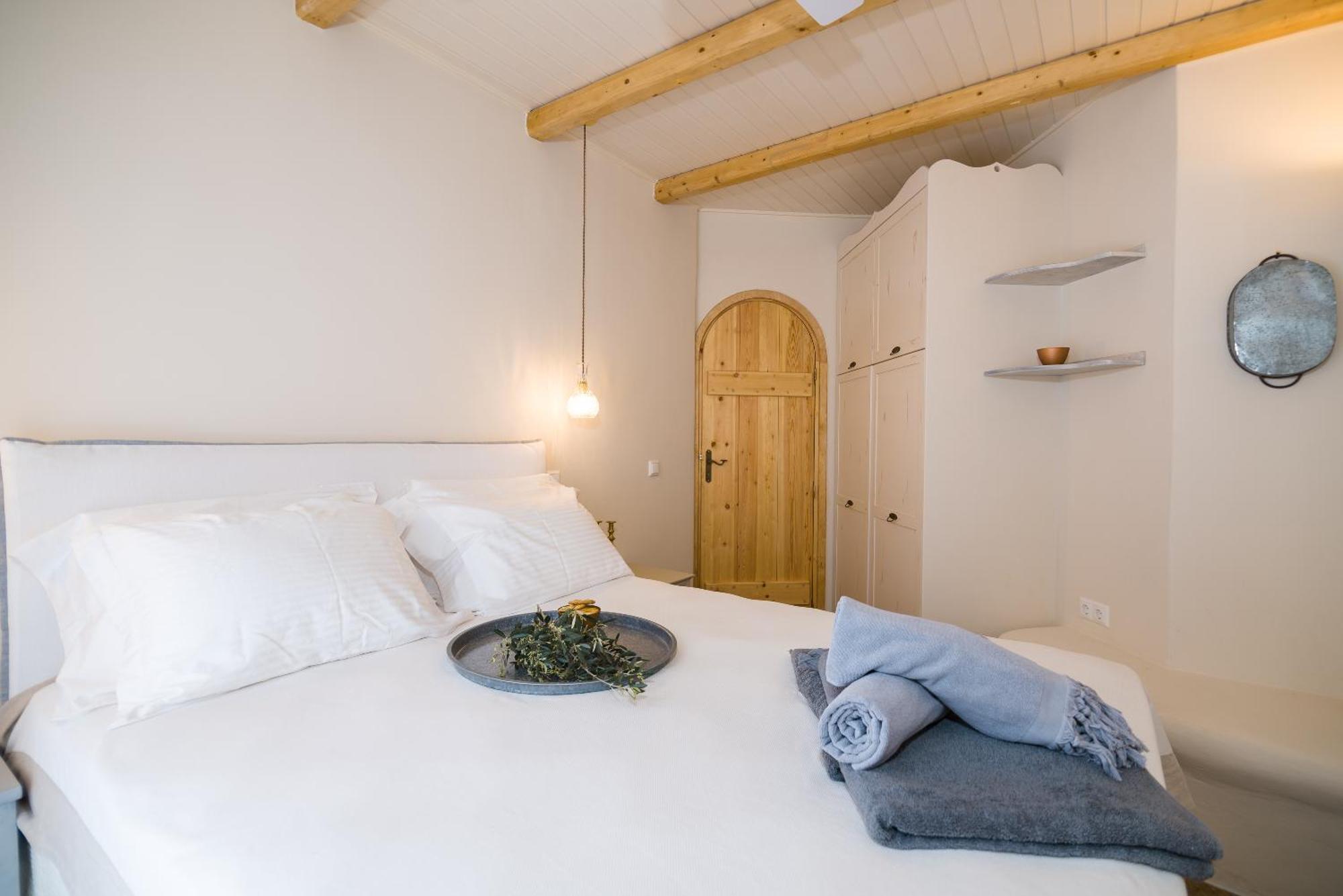 Iris Aparthotel