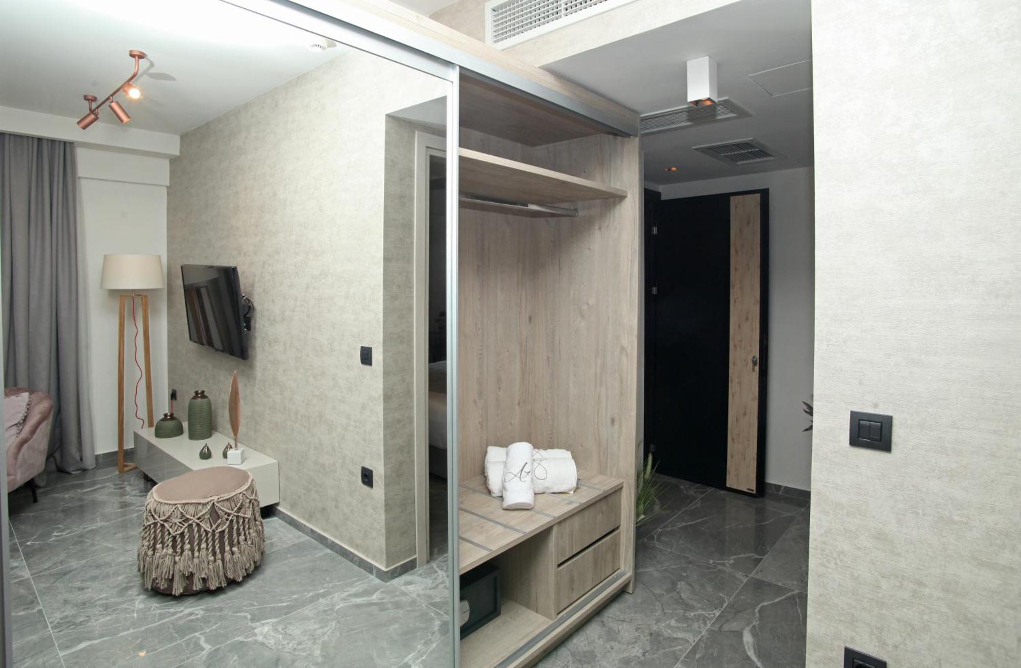 Athinais Luxury Hanioti