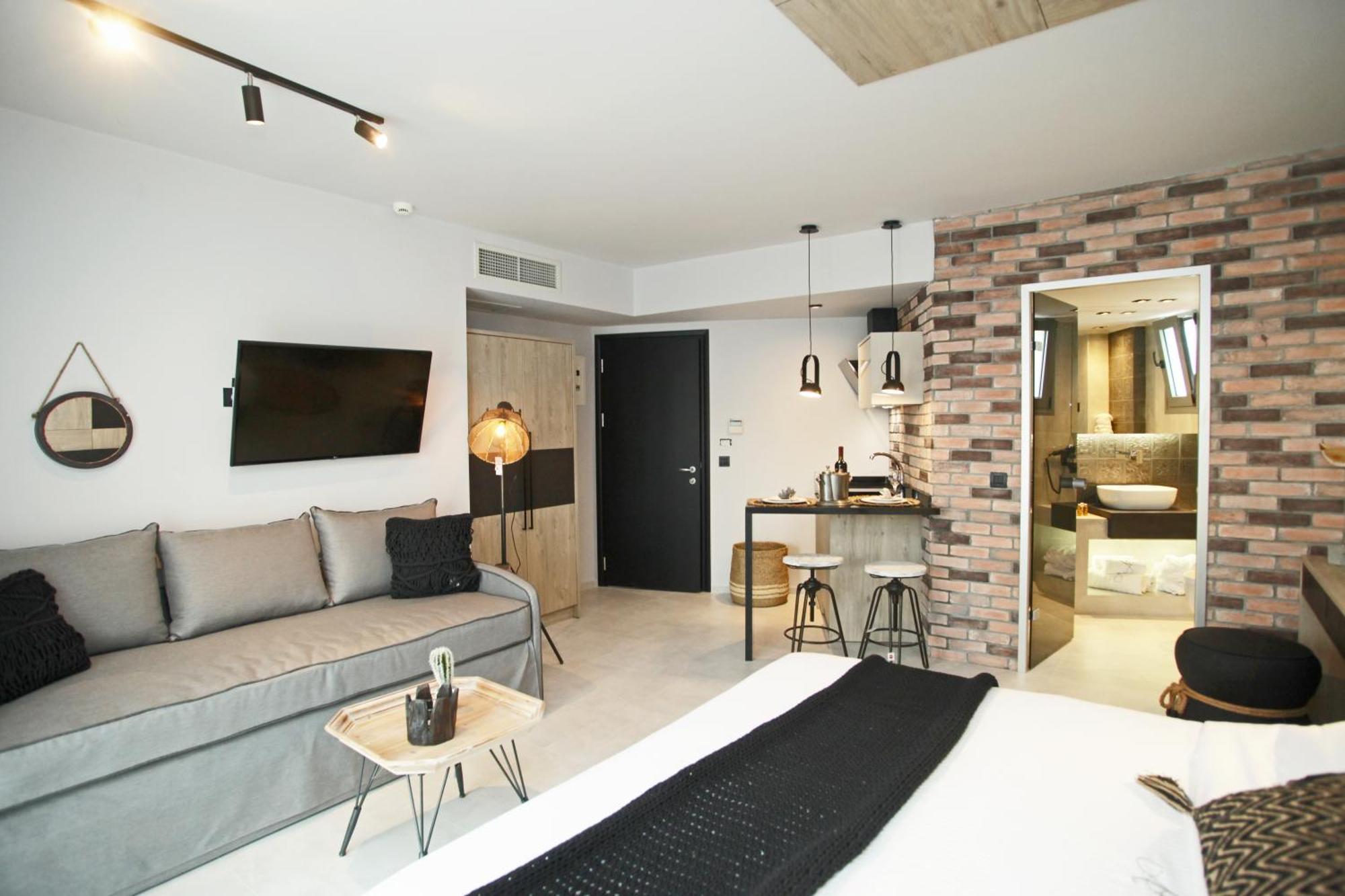 Athinais Luxury Hotel