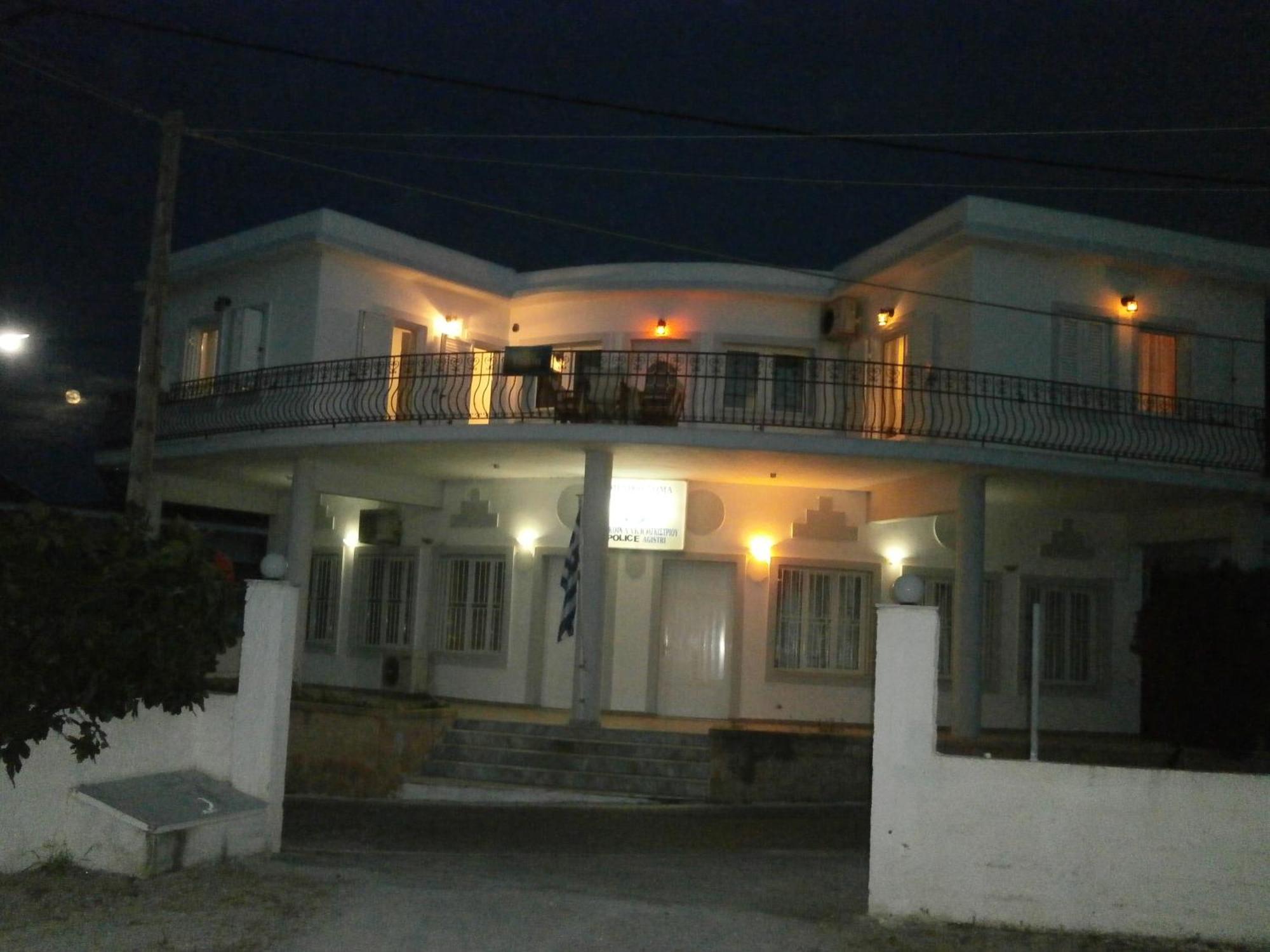 Apartment Flisvos House *
