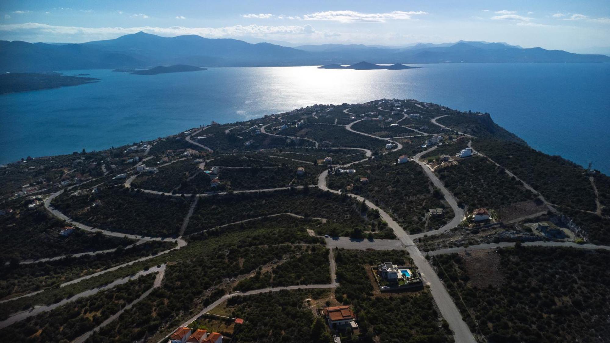 With Swimming Pool And Tennis/basketball Court * Theologos (Phthiotis)