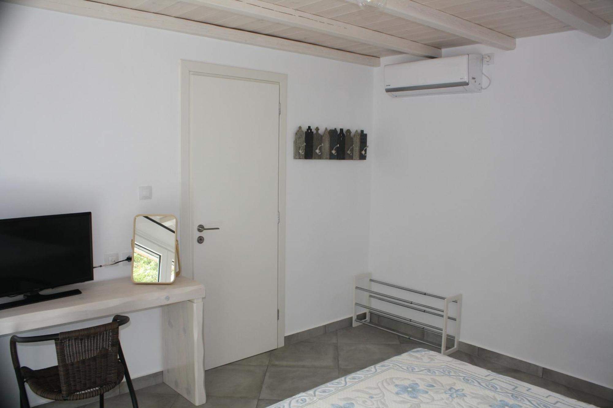 Thalatta Seaside Apartment