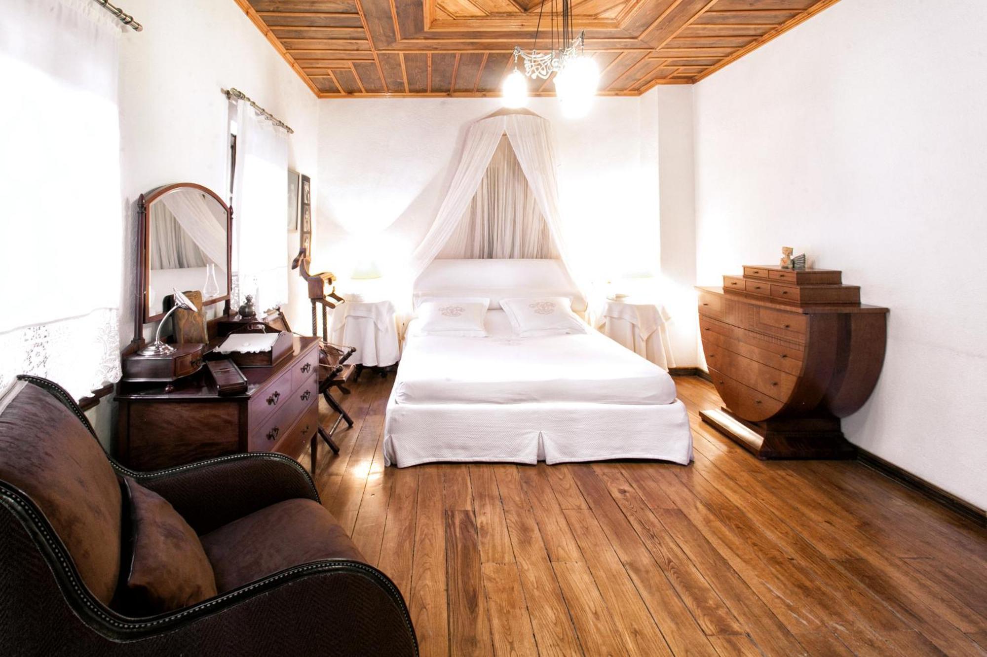 Chateau Cascara Villa *