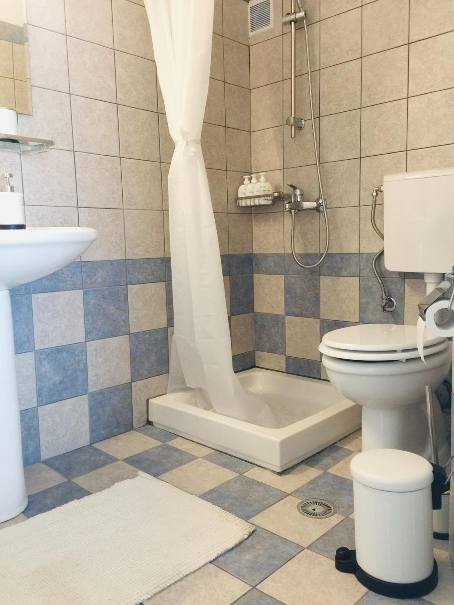 Alektor Apartment *
