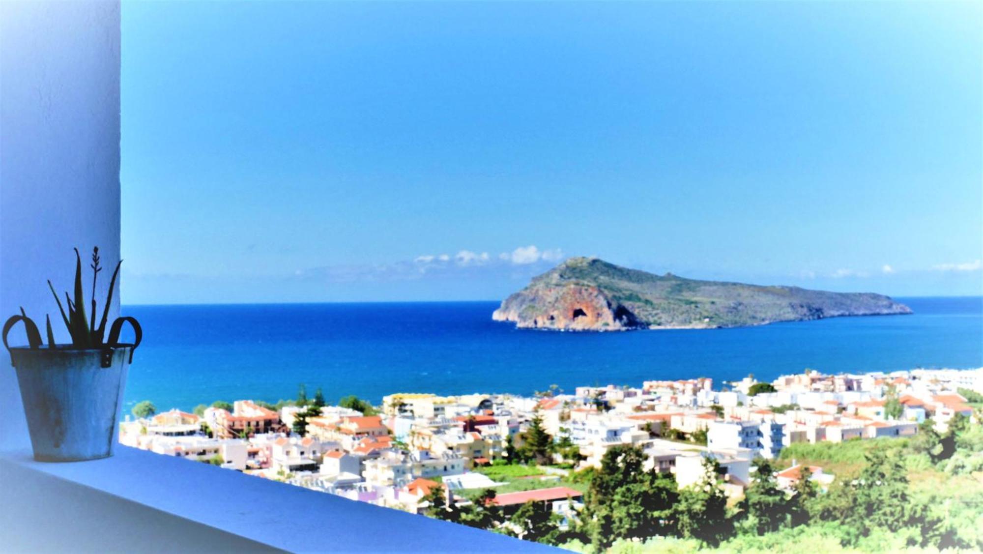Thea * Agia Marina (Crete)