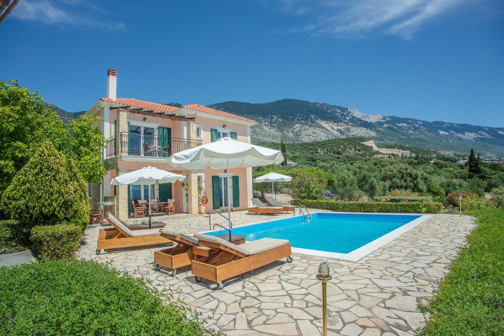 Trapezaki Garden Villa *