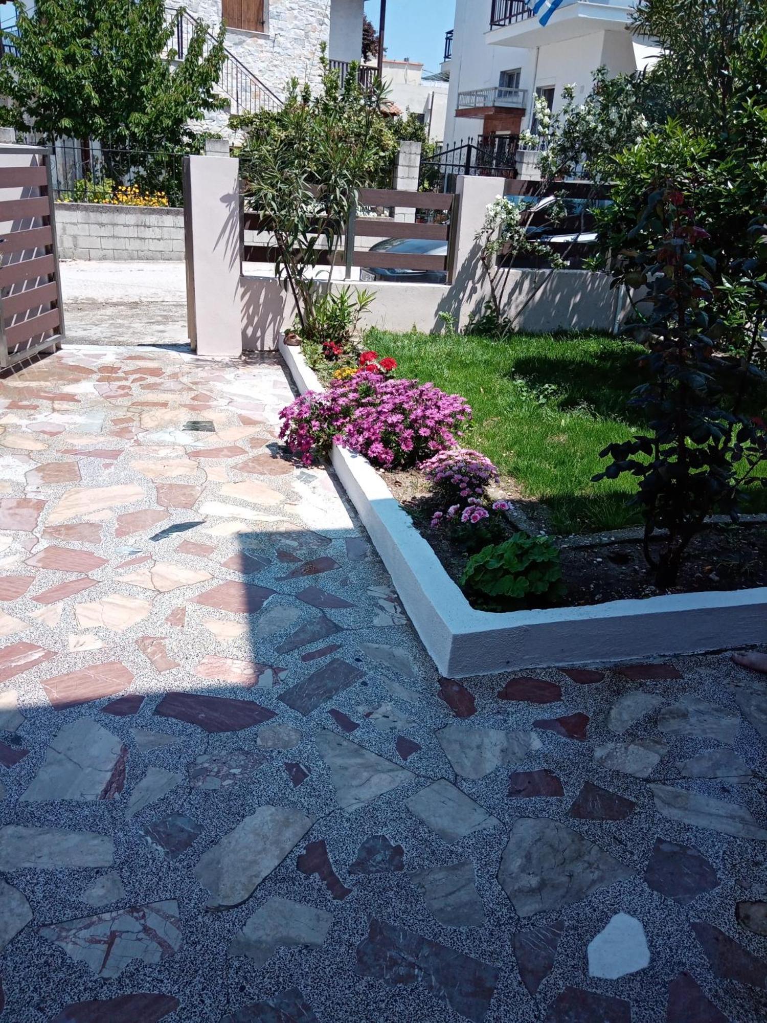 Apartment Roses 2 *