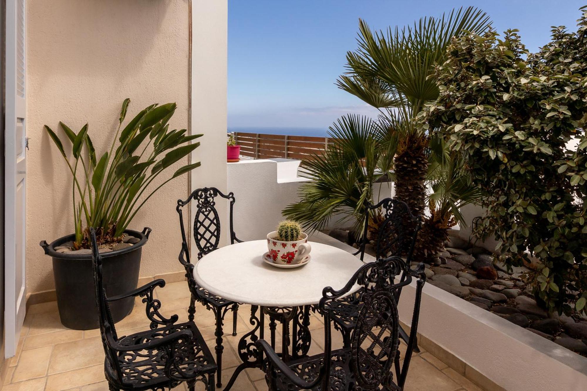 Emilia's House Apartment Fira (Santorini)