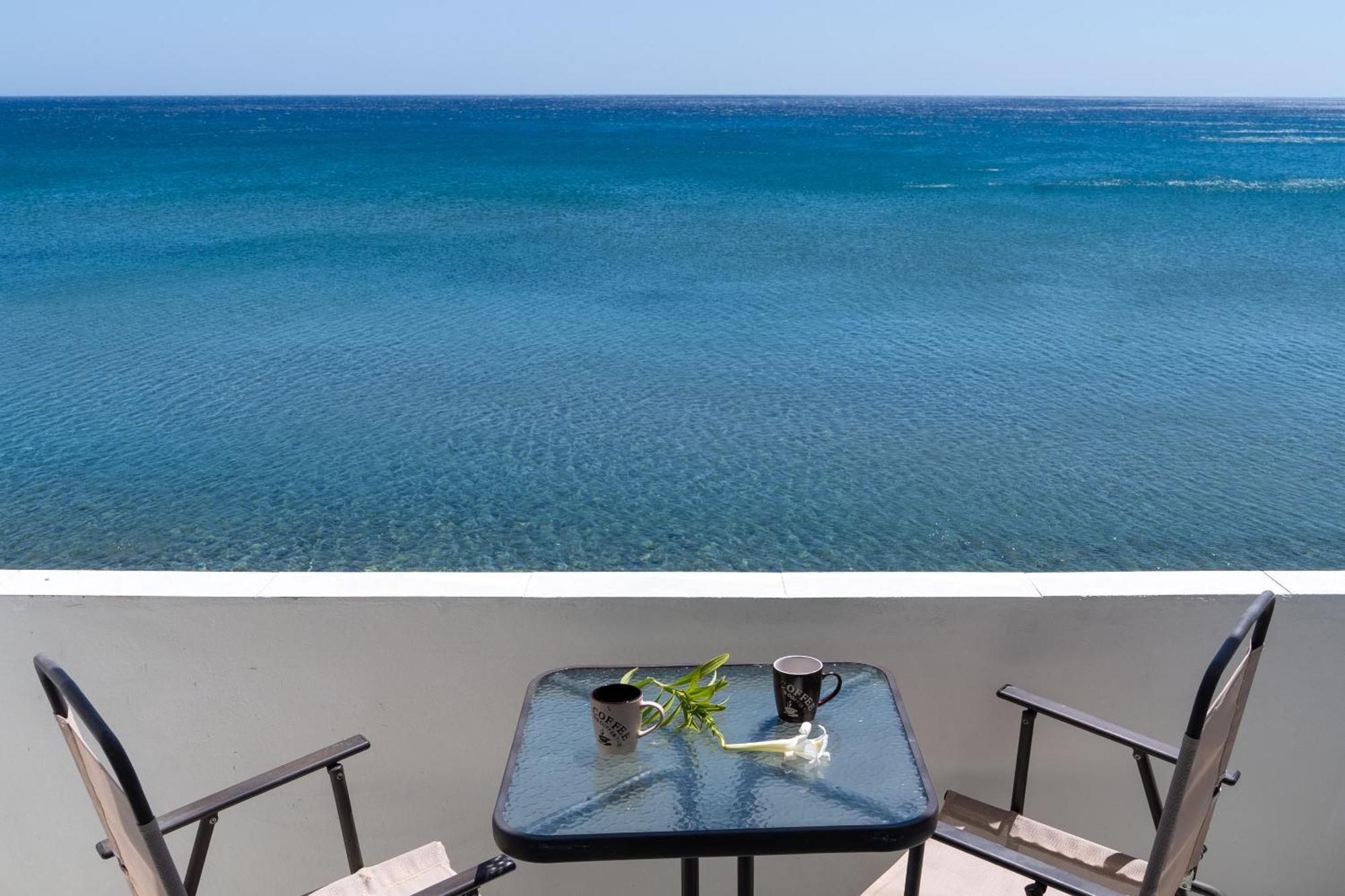 Giant Woman Apartment Tsoutsouros (Crete)