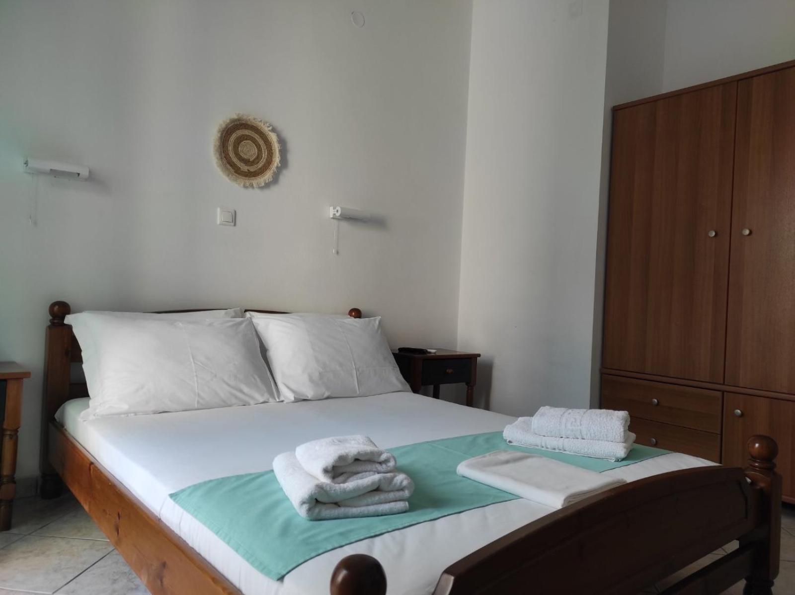 Fabrika B2 * Vari (Syros)