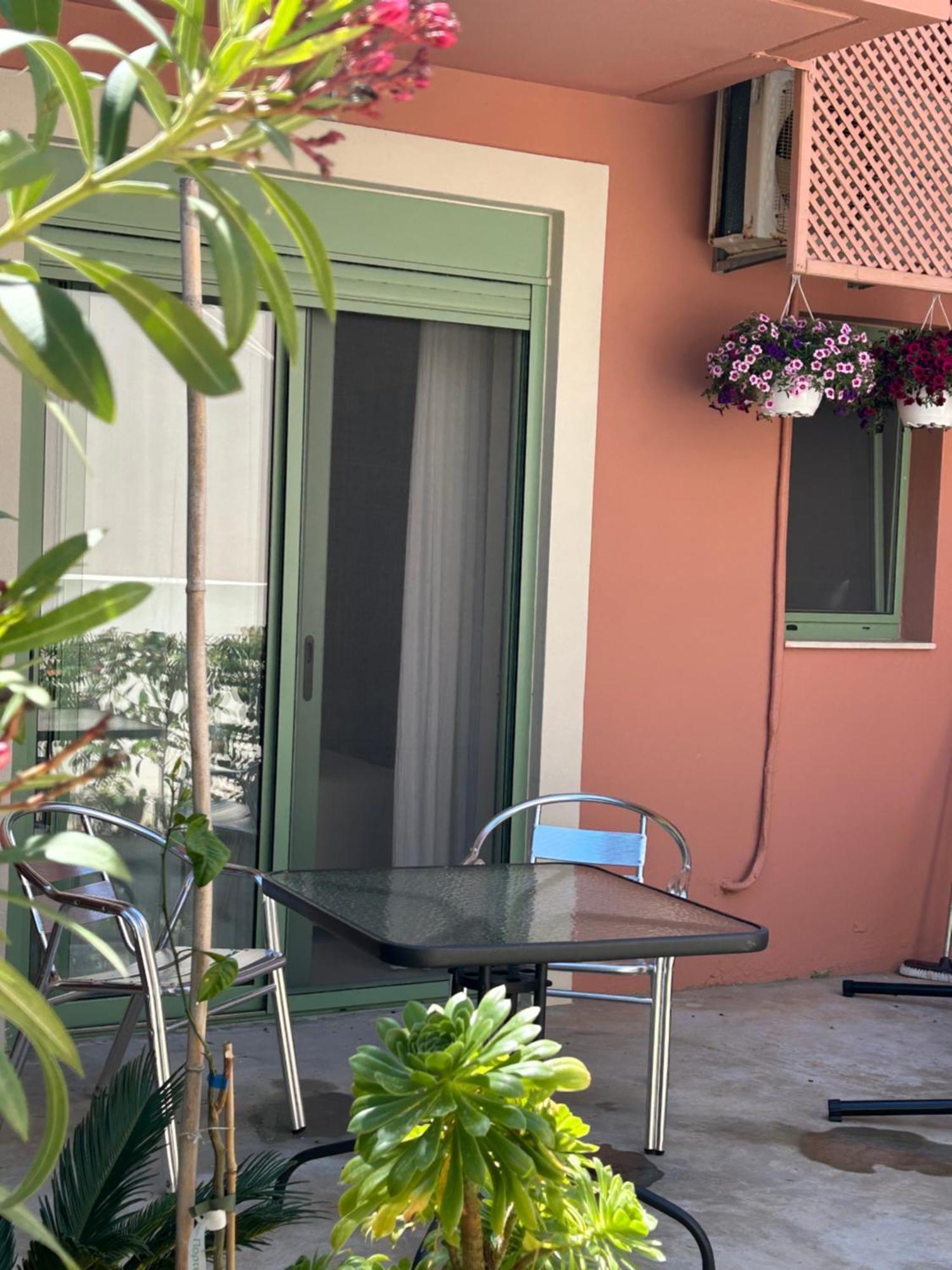 Cute With Private Pool Apartment *