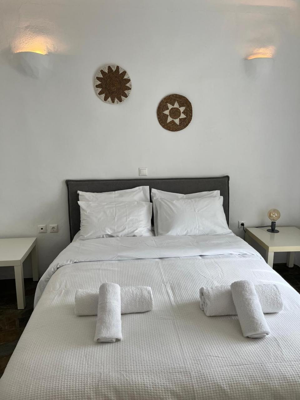 Blue * Parikia (Paros)