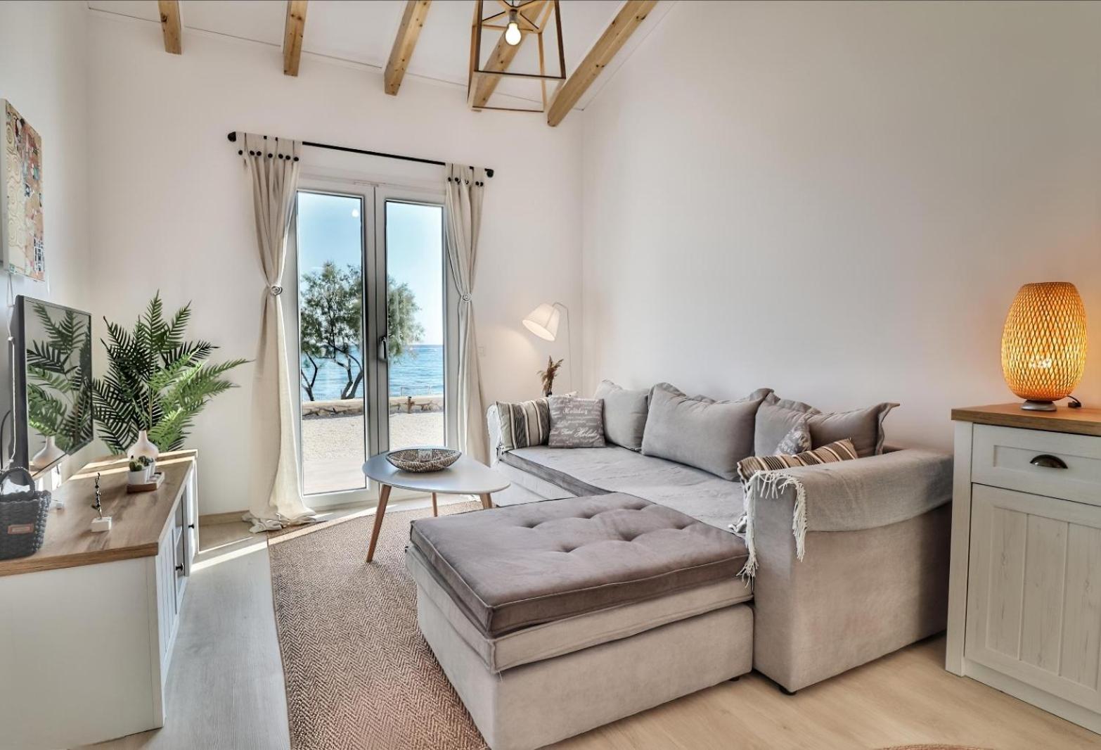 Seafront Wooden House Vounaraki 4 Holiday home *