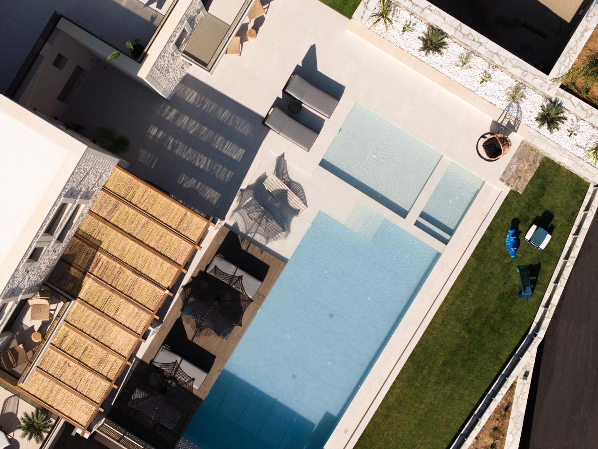 Villa Elouera Villas, With Pool, Hydromassage, Seaview, By Thinkvilla Bali (Crete)