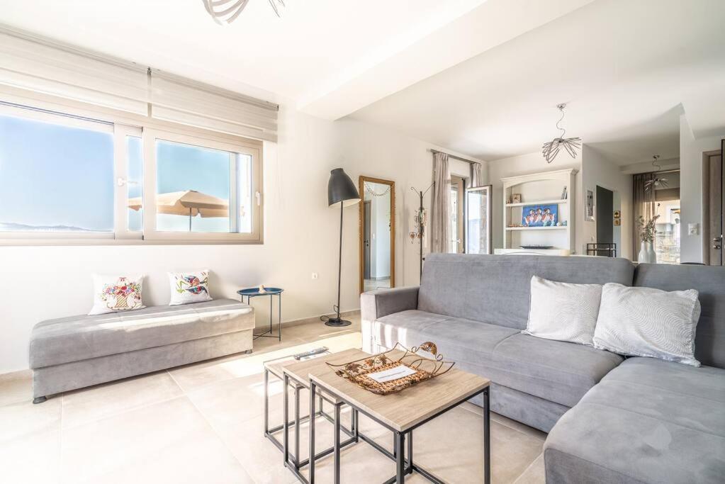 Modern Private With Infinity Pool Heraklion (Crete)