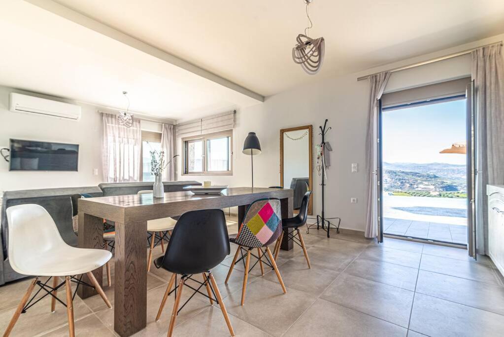 Modern Private With Infinity Pool Heraklion (Crete)