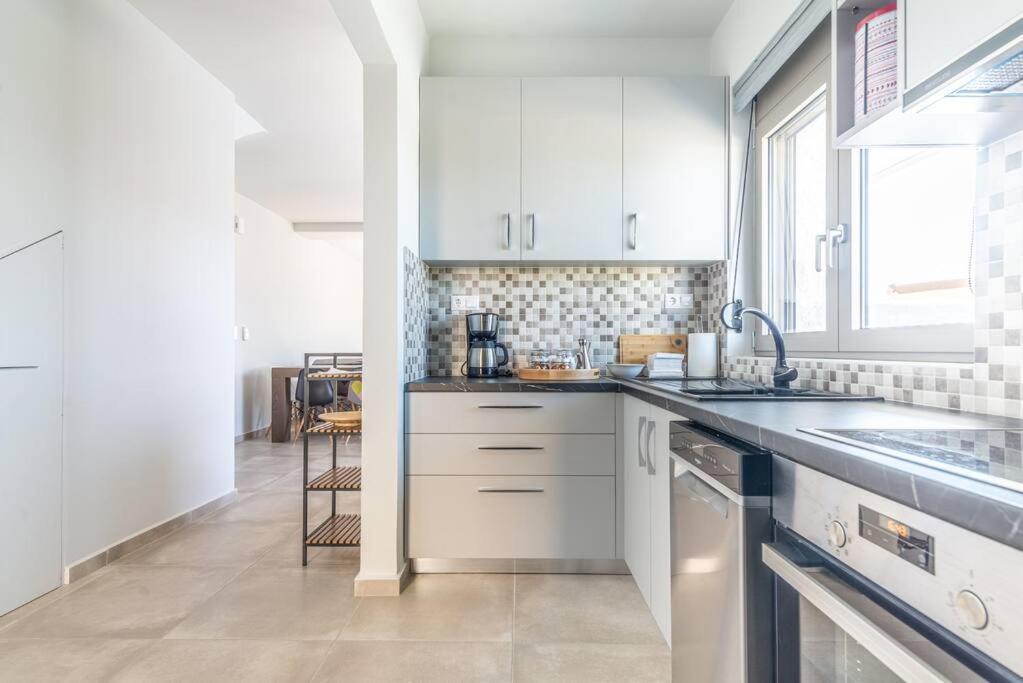 Modern Private With Infinity Pool Heraklion (Crete)