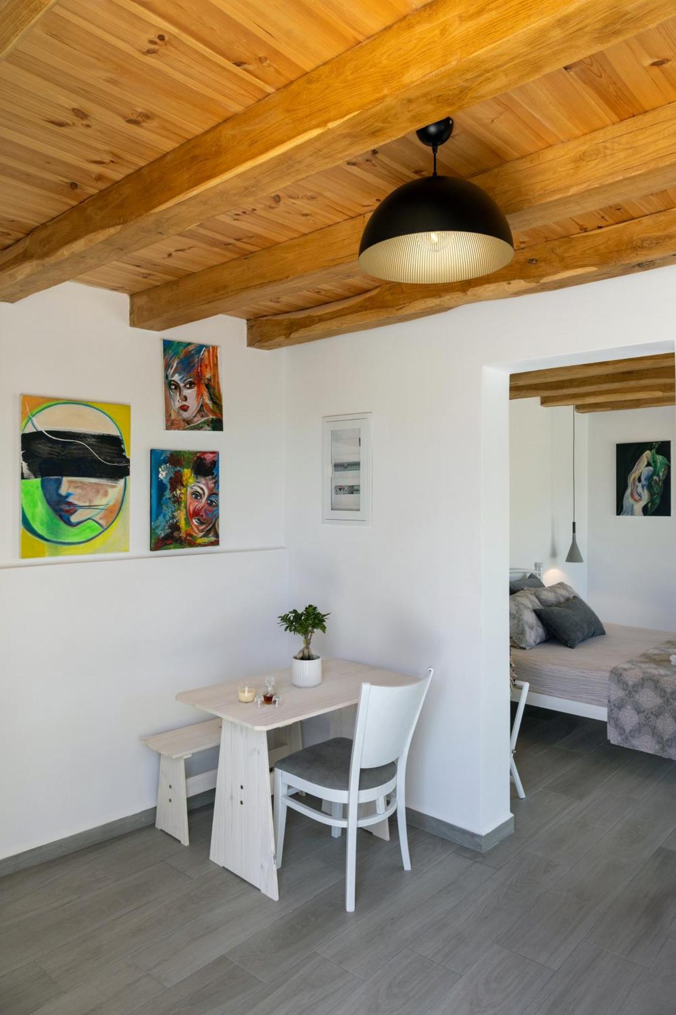 Restia Seaside Ii, 50m From Megas Gialos Apartment
