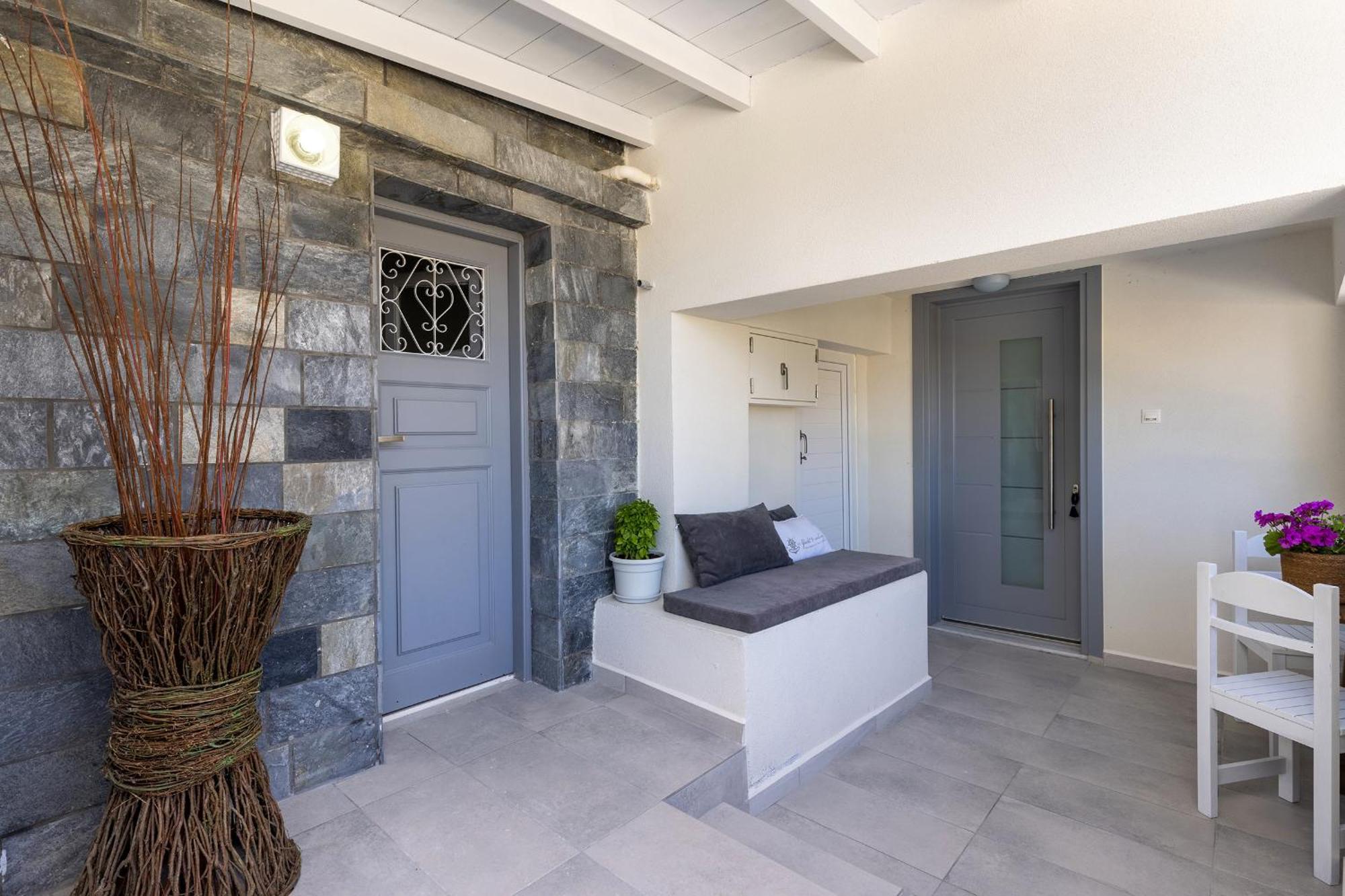 Restia Seaside I, 50m From Megas Gialos