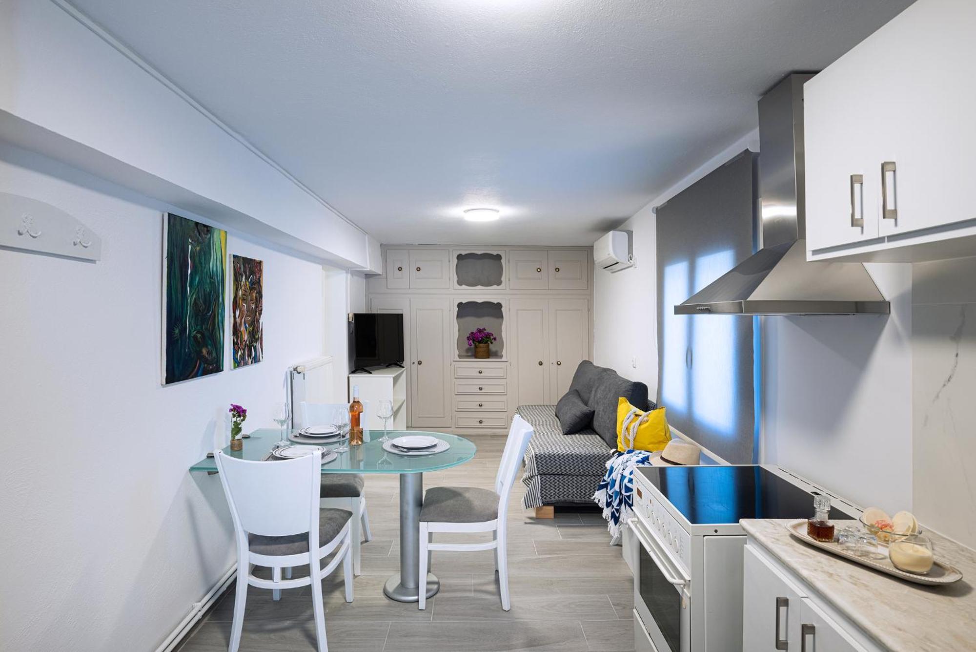 Restia Seaside I, 50m From Megas Gialos Apartment