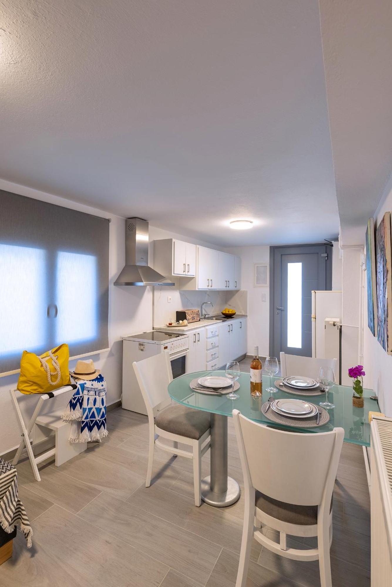 Apartment Restia Seaside I, 50m From Megas Gialos