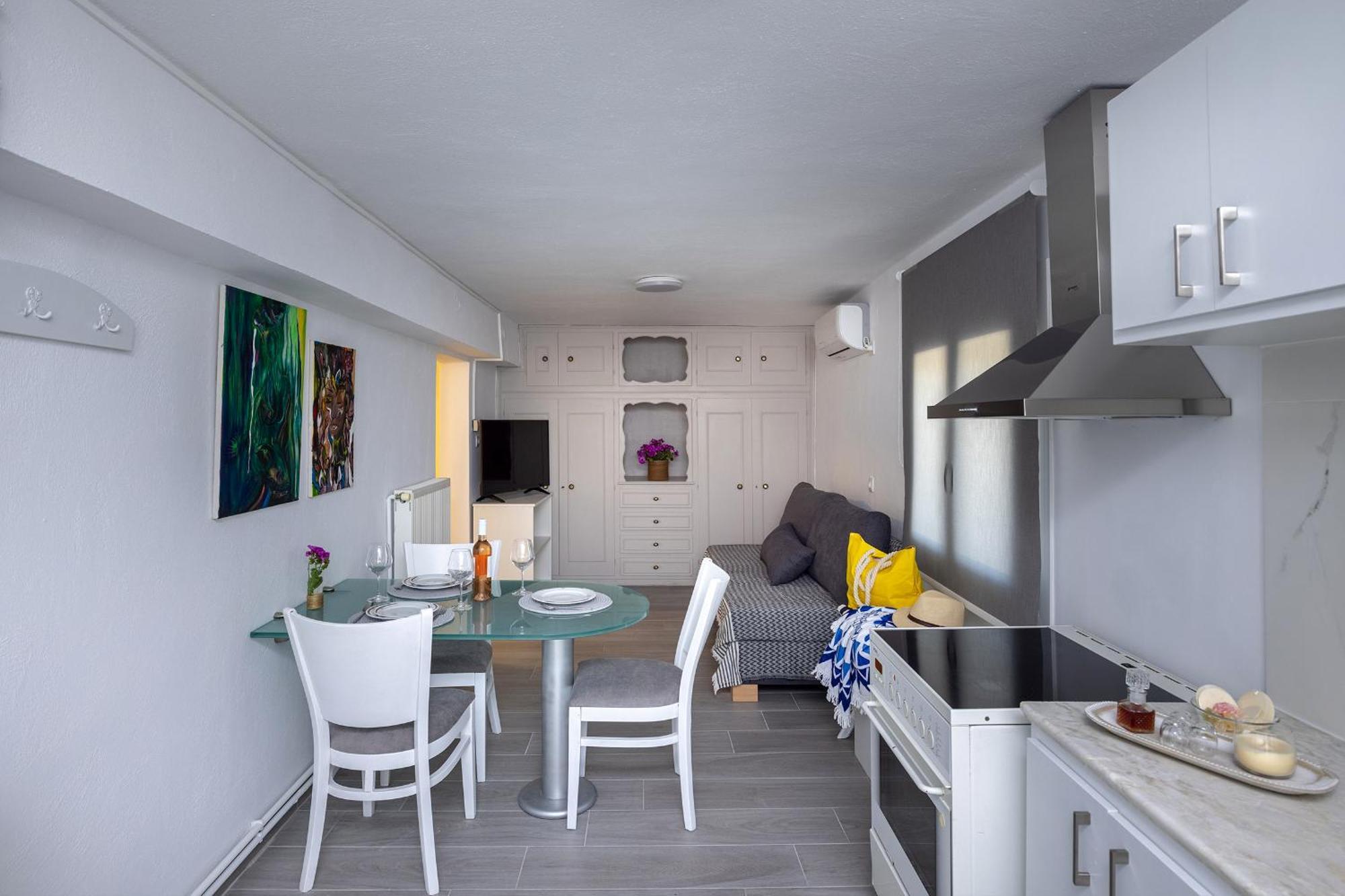 Apartment Restia Seaside I, 50m From Megas Gialos Megas Gialos - Nites