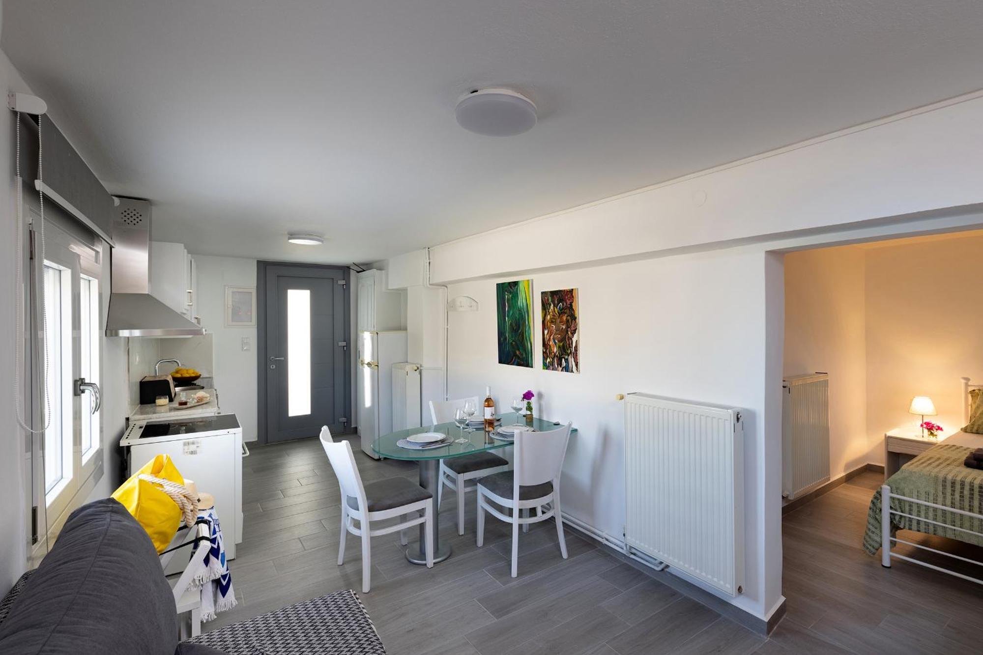 Restia Seaside I, 50m From Megas Gialos Apartment