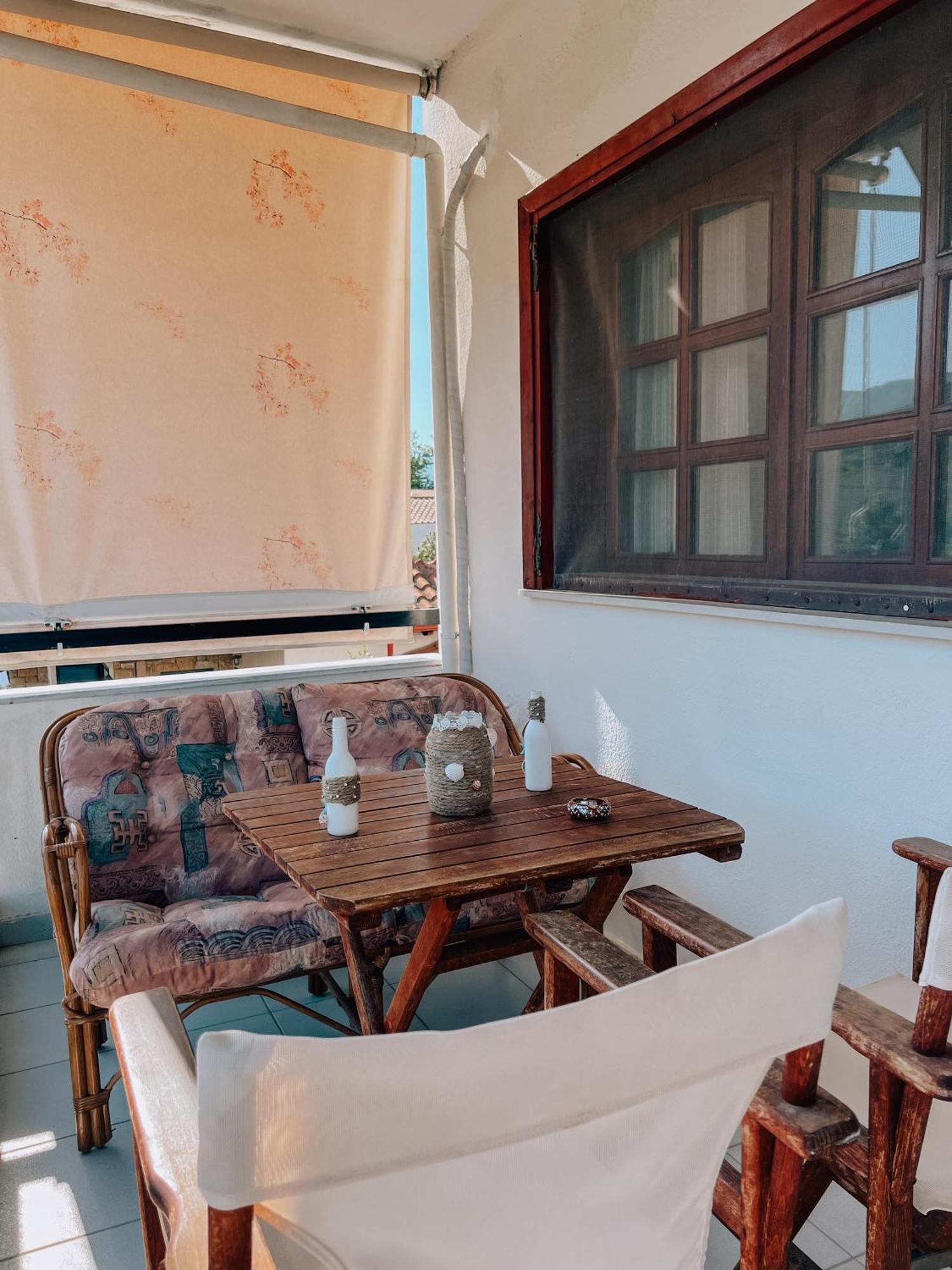 Zoe's Apartment *