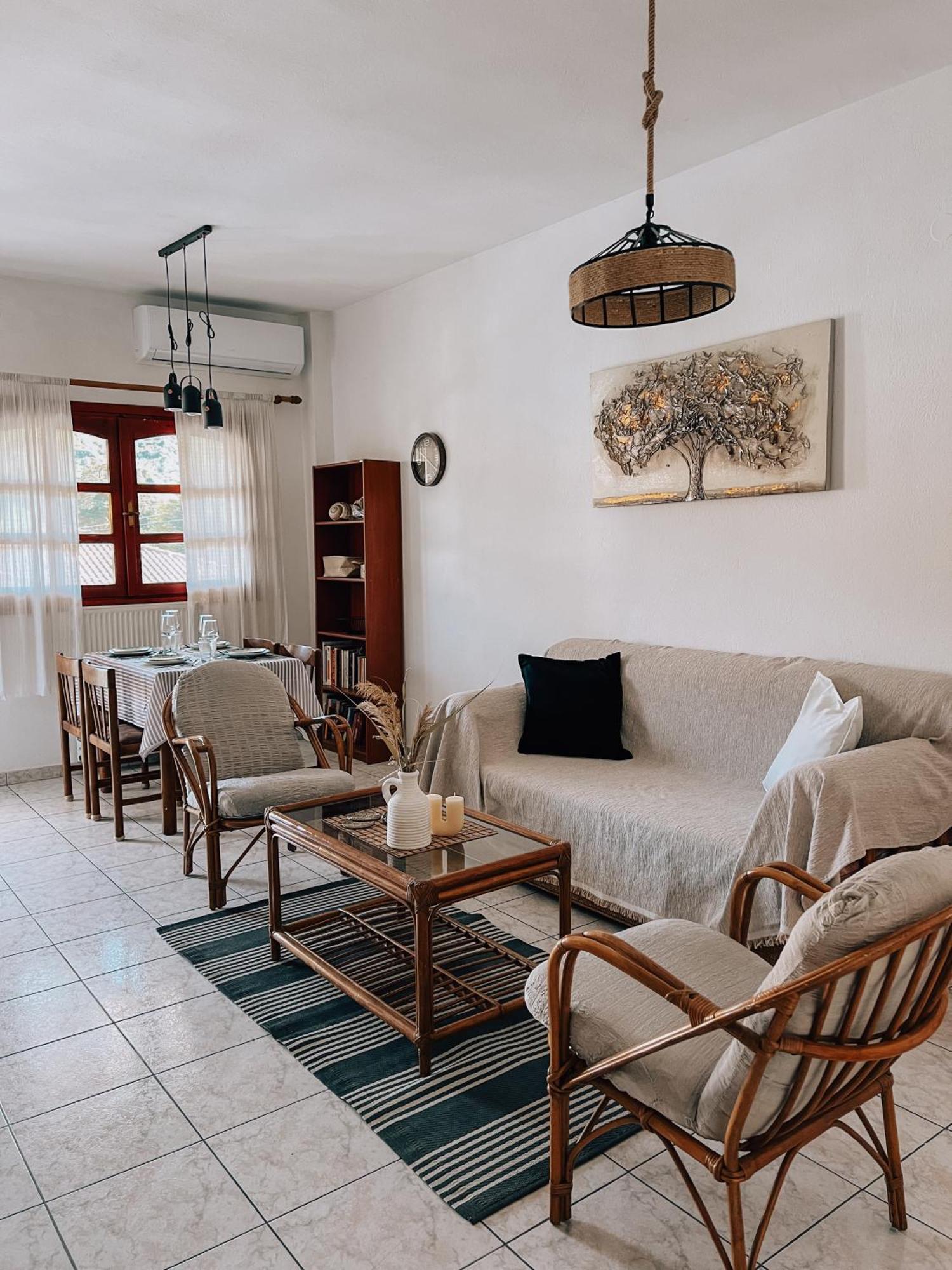 Zoe's Apartment *