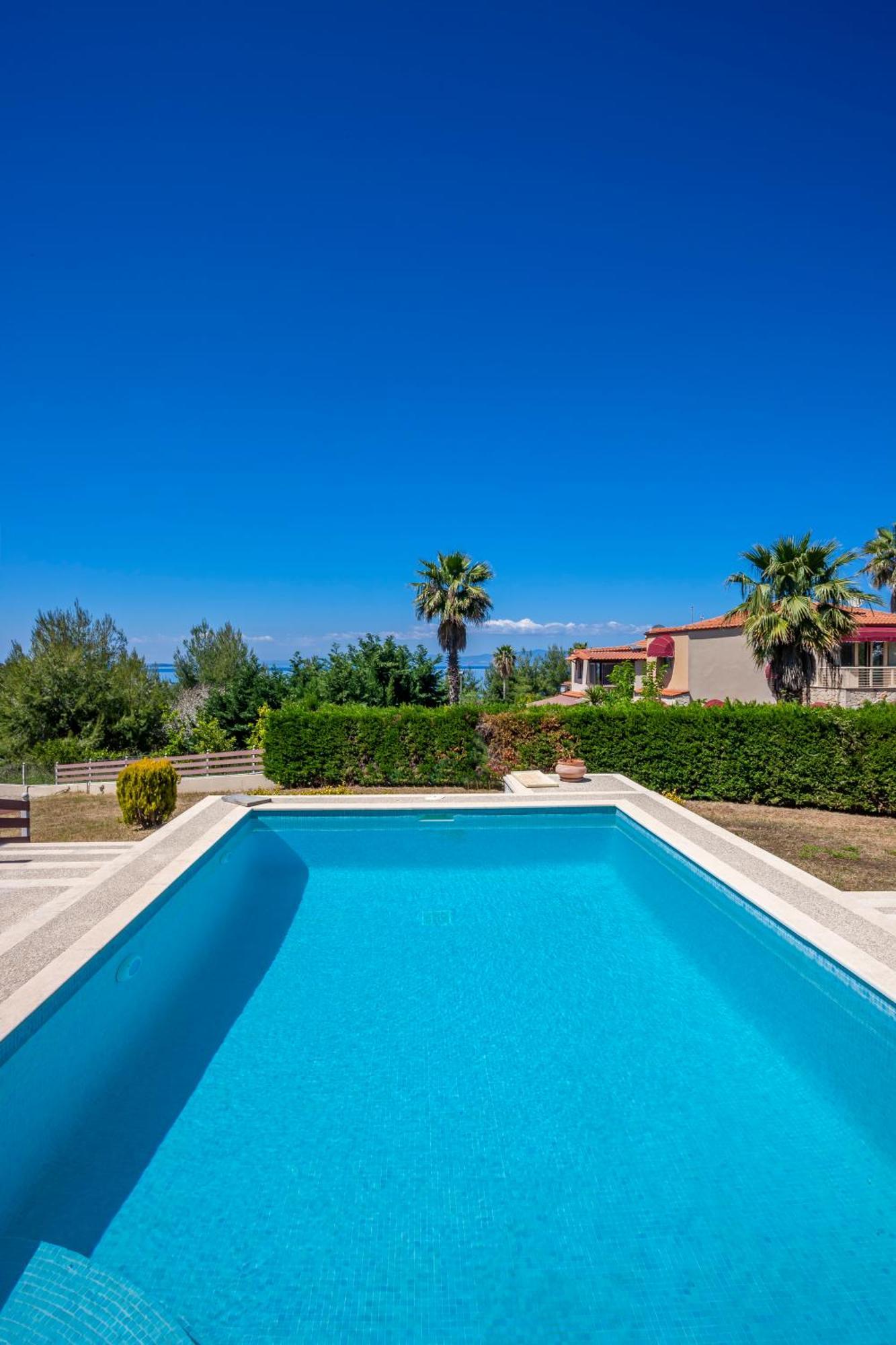 Perfect View Deny With 6 Bedrooms And Heated Pool Villa
