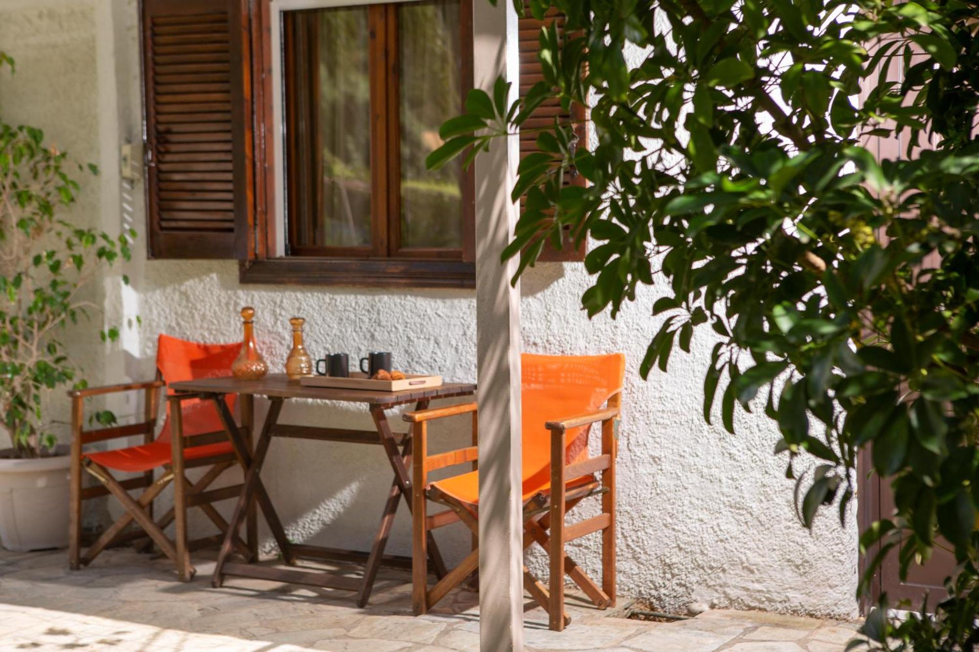 Dimitris & Apartment *
