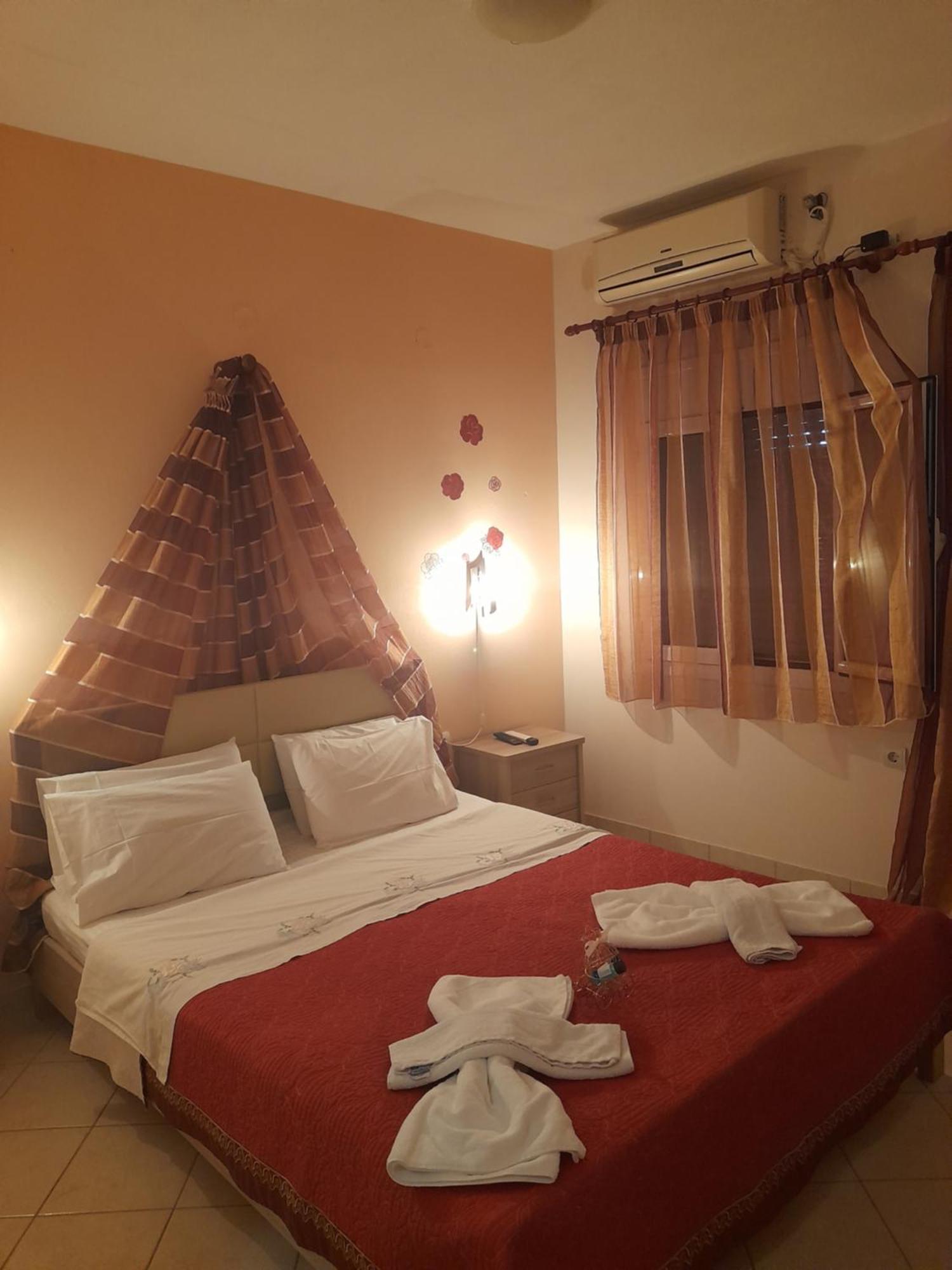 Delfini Aparthotel *