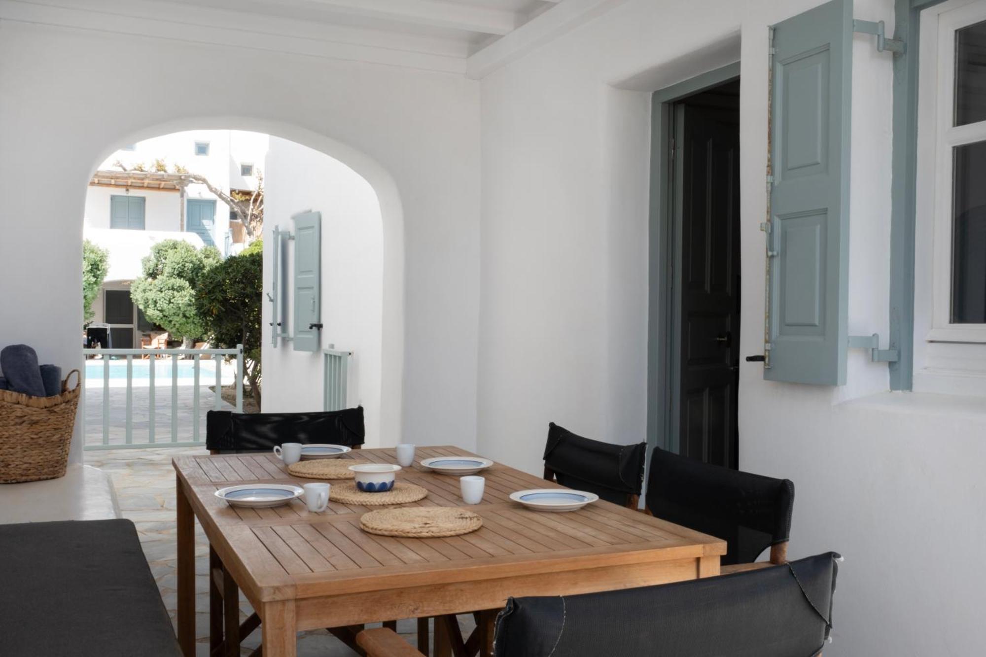 Apartment Mykonian Style W Shared Pool & Nighttime Security Guard *