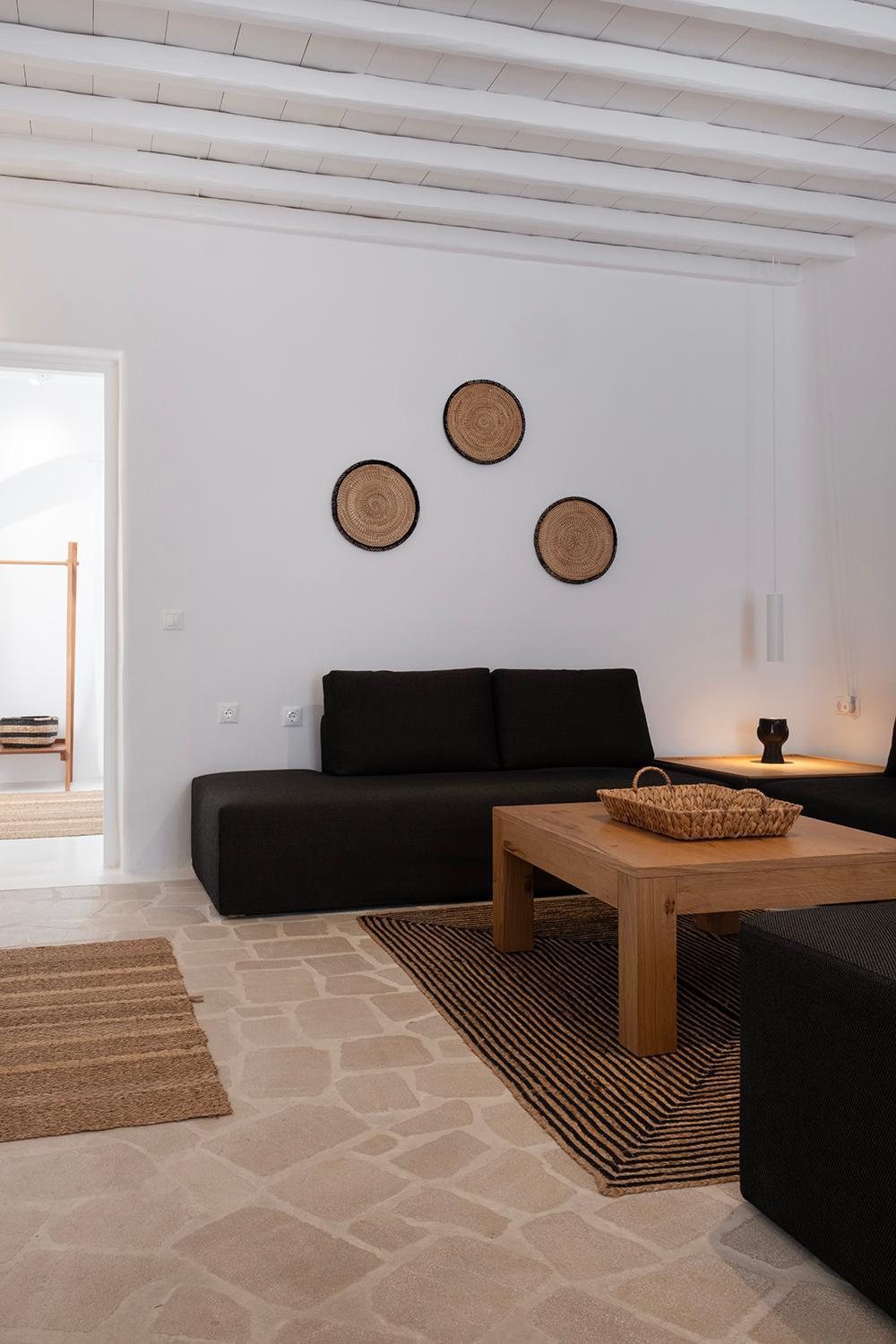 Mykonian Style W Shared Pool & Nighttime Security Guard Apartment