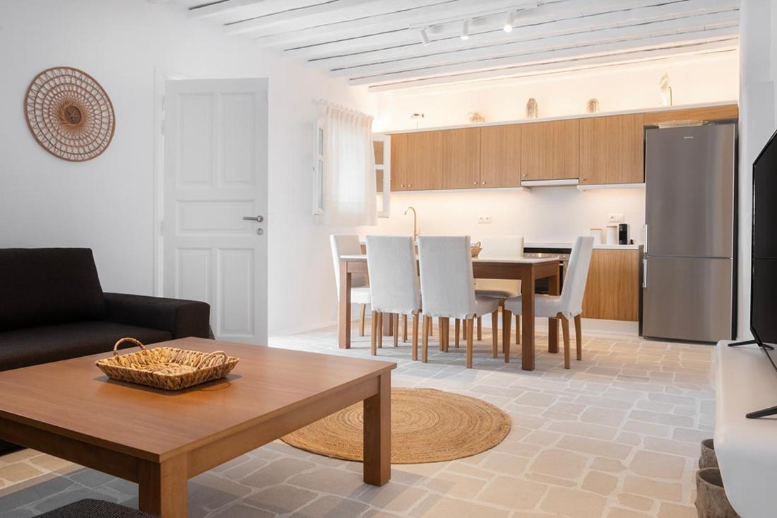 Mykonian Style W Shared Pool & Nighttime Security Guard Apartment Ornos (Mykonos)