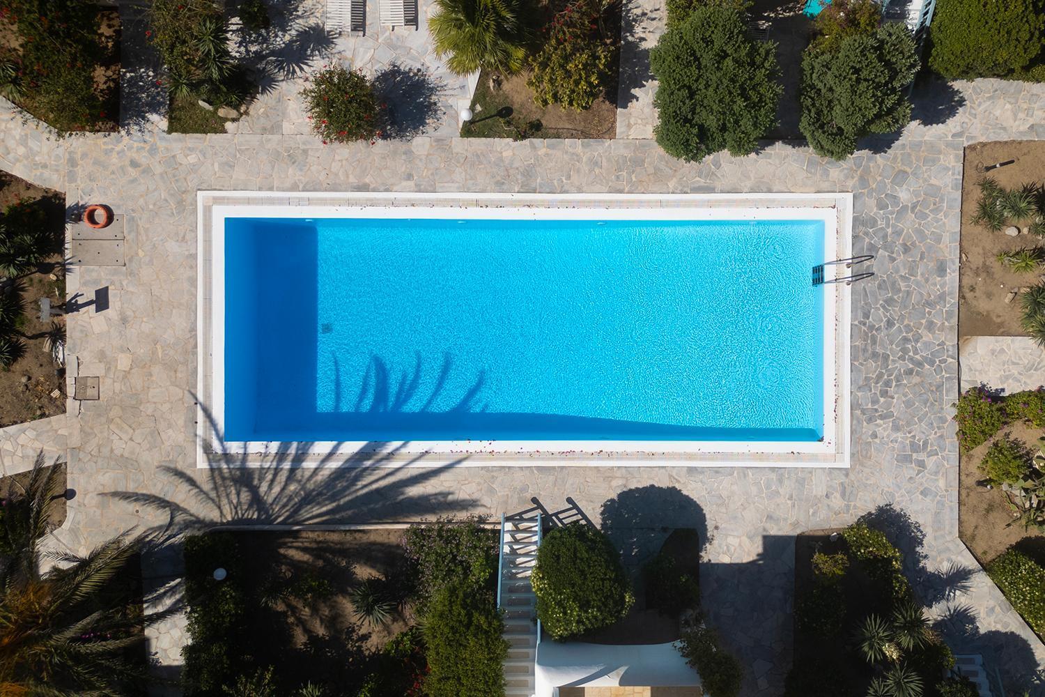 Mykonian Style W Shared Pool & Nighttime Security Guard Apartment *