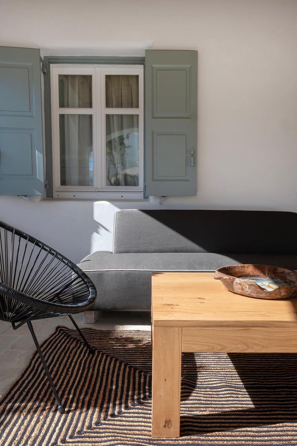 Mykonian Style W Shared Pool & Nighttime Security Guard Apartment