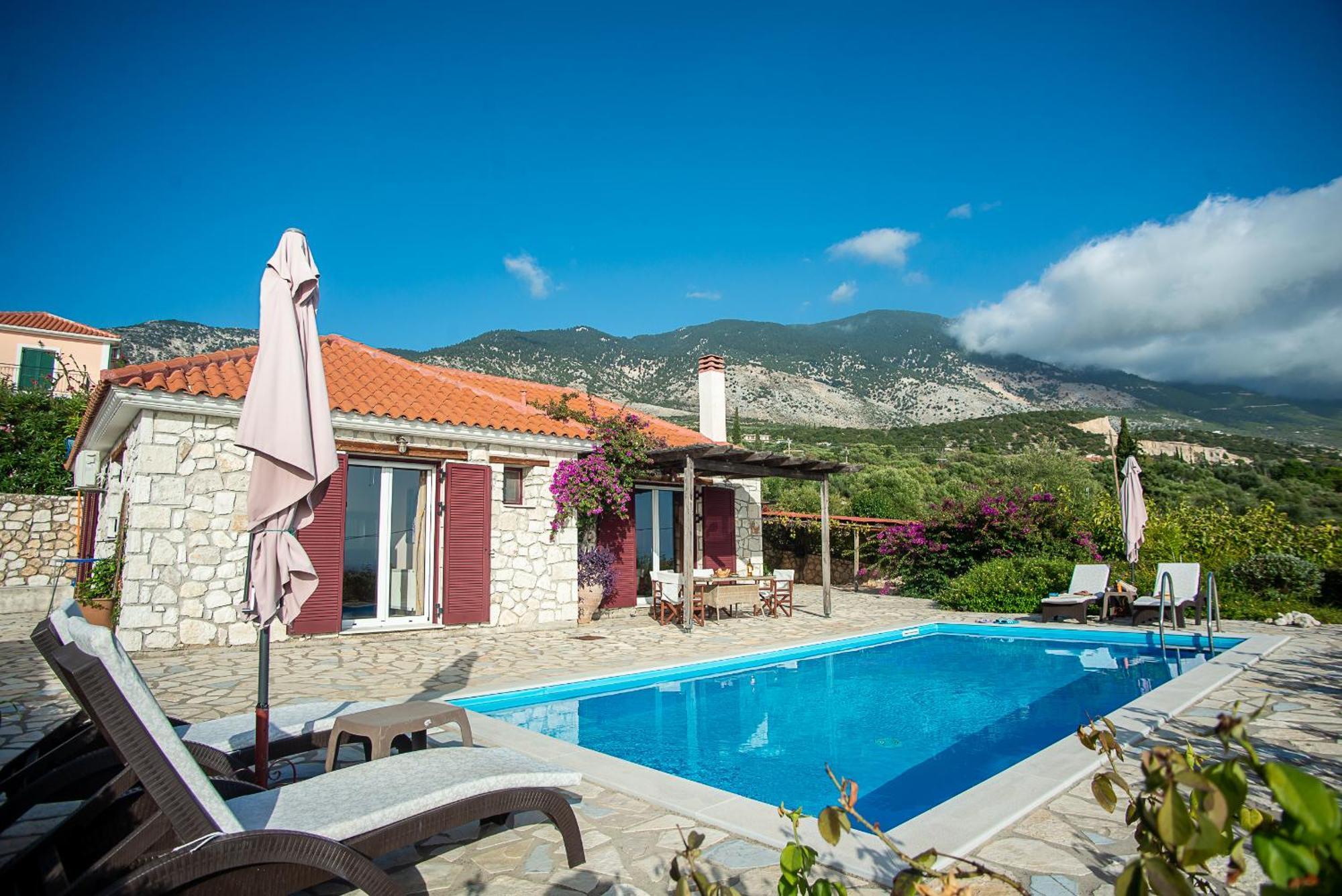 Trapezaki Garden Villa