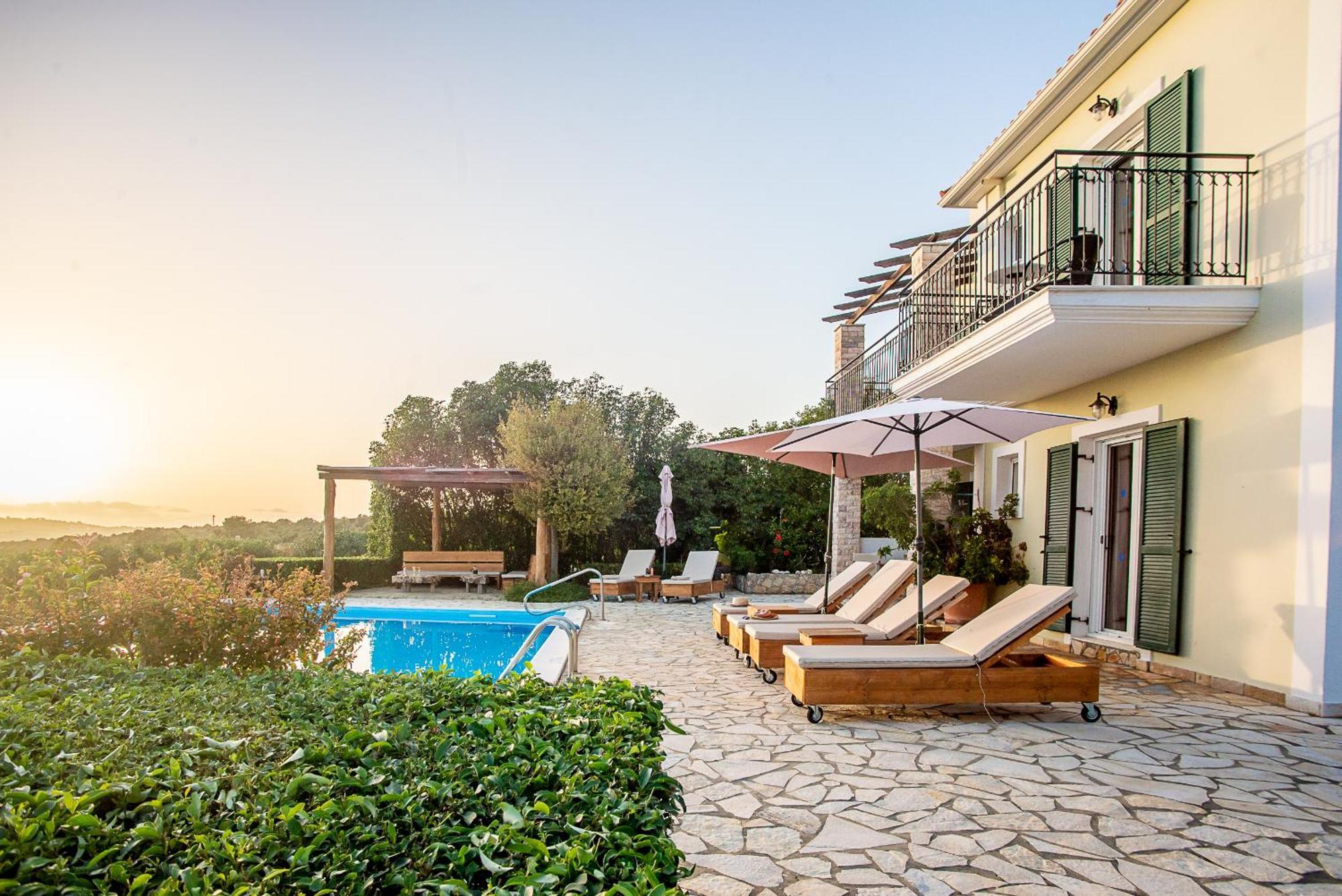 Villa Trapezaki Garden *
