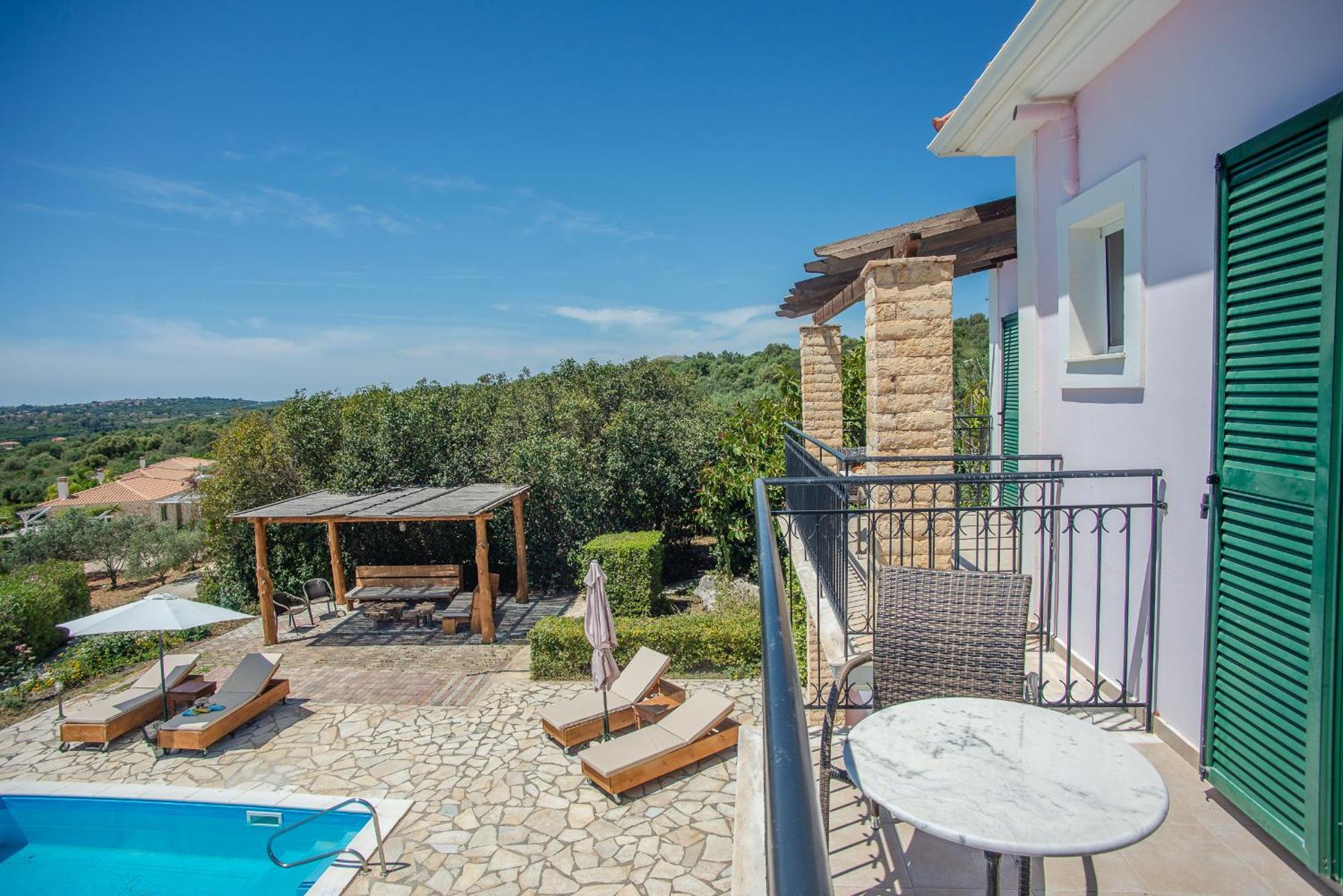 Trapezaki Garden Villa Mousata