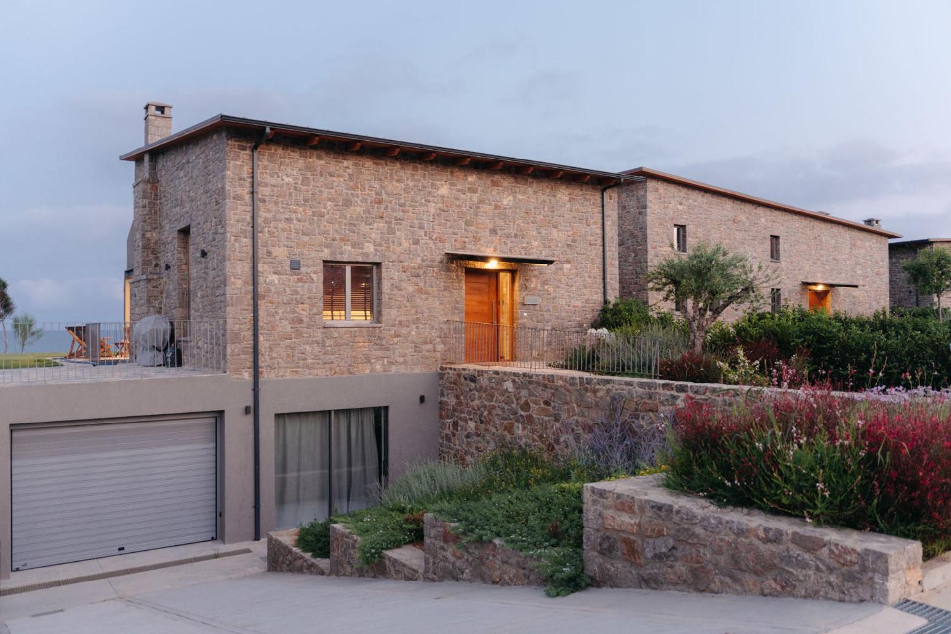Villa Real Life Homes Luxurious Seafront Each With Their Own Private Pools *