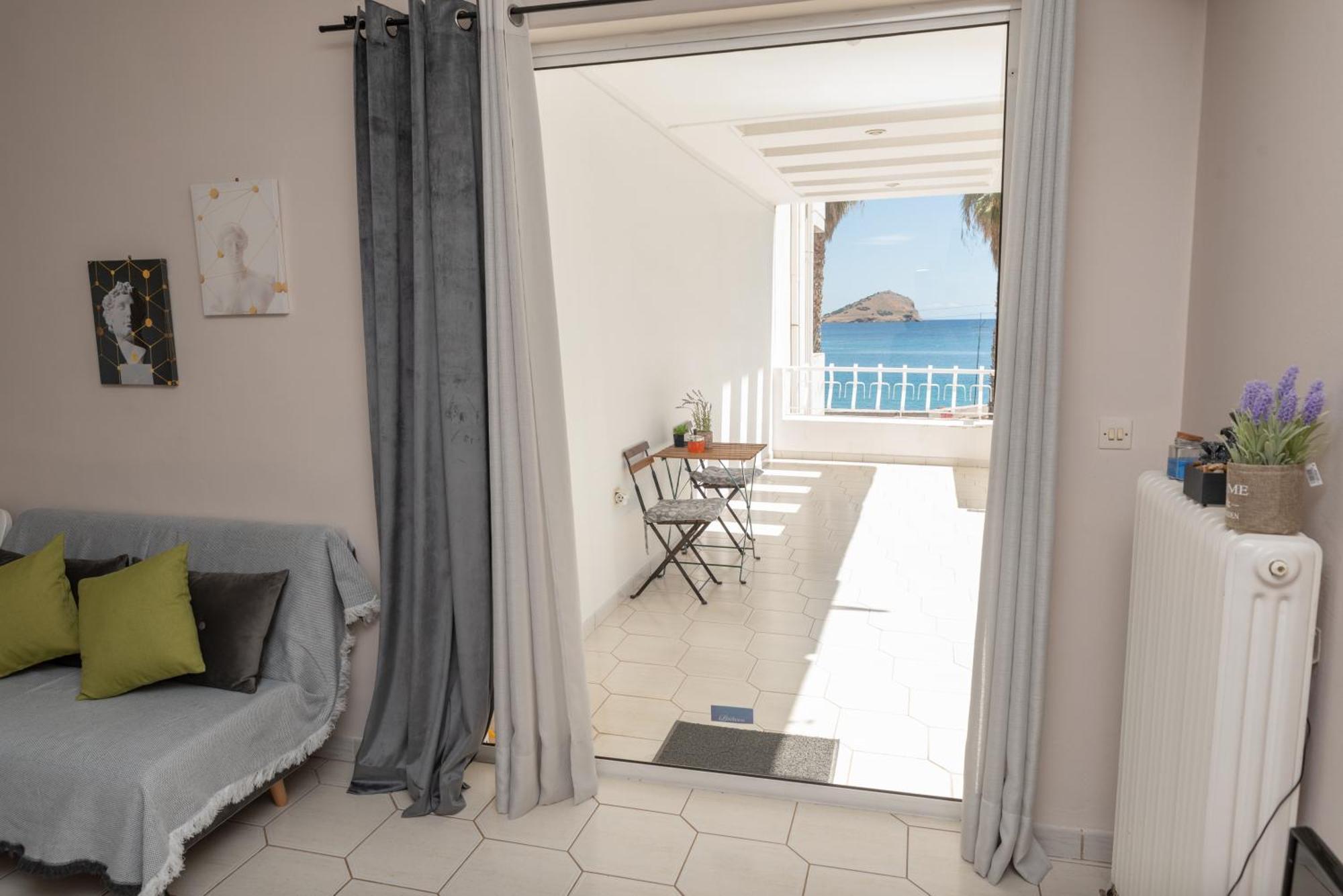 Bluehouse Apartment