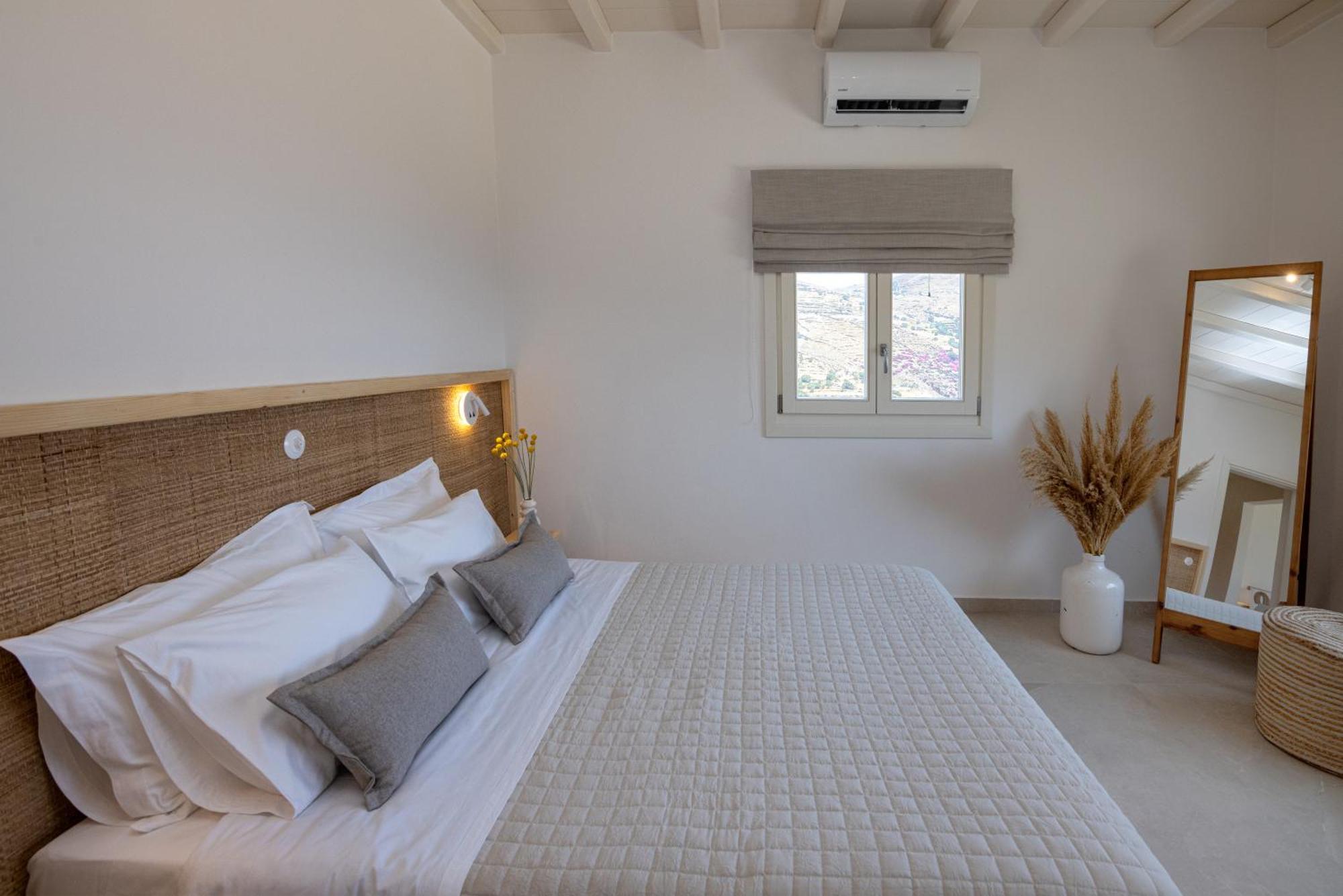 Velouchi Hideout * Tinos