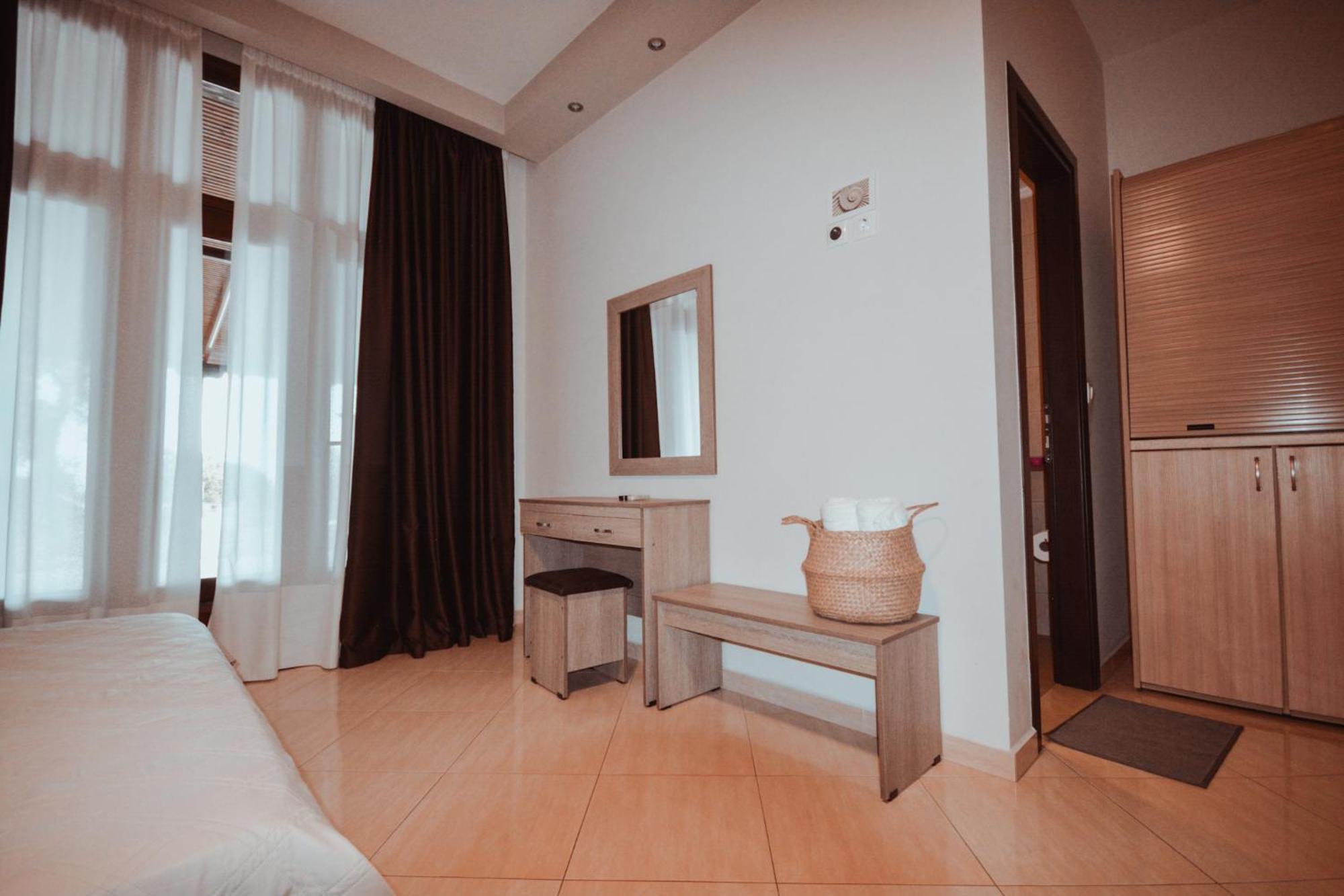 Zafira Retreat *
