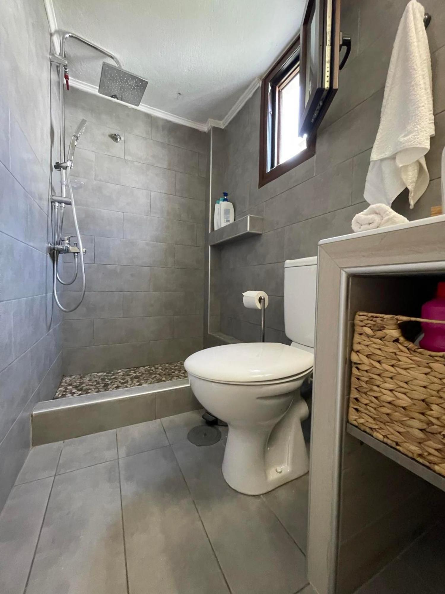 J&j Seaview Apartment